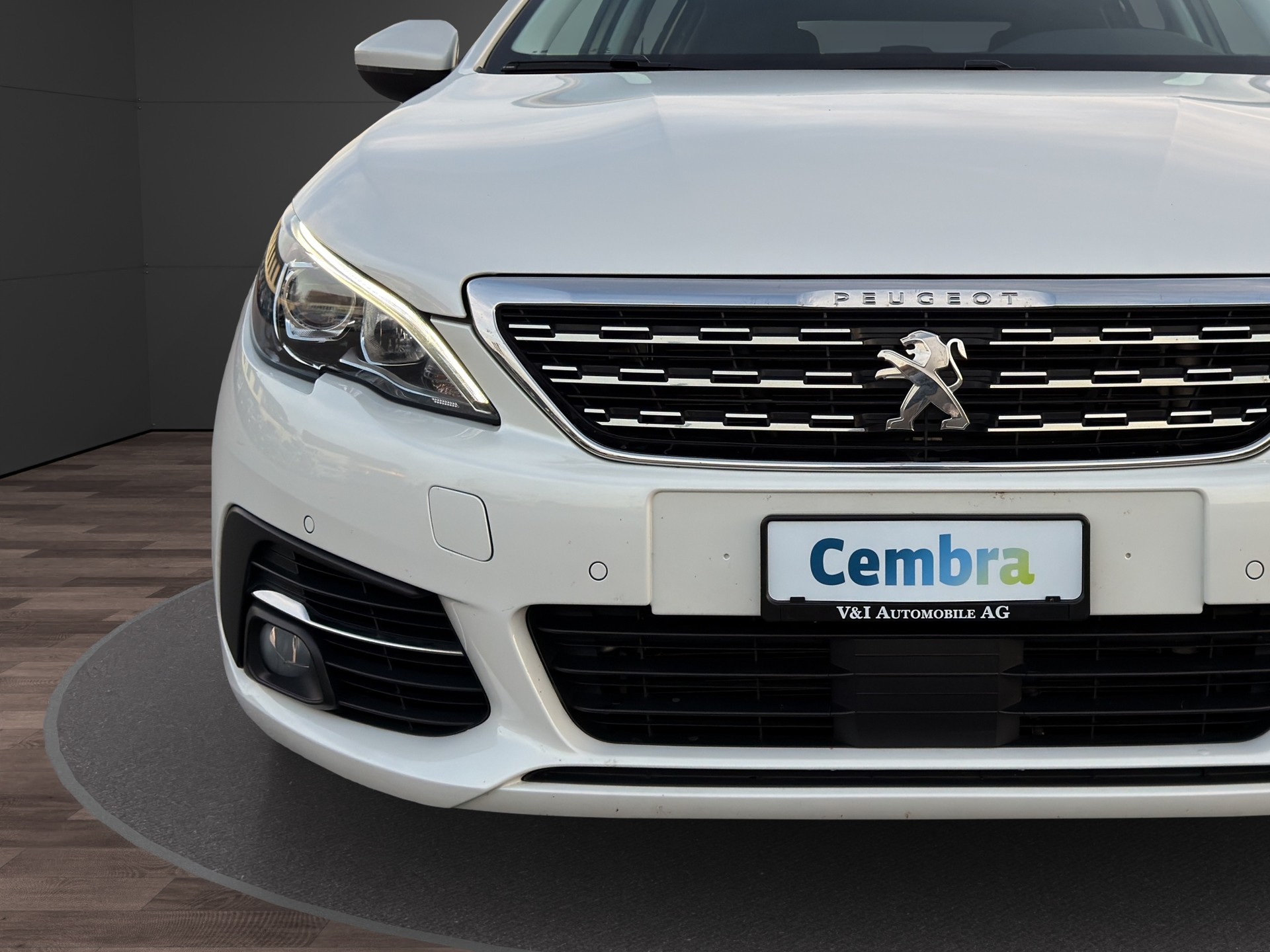 PEUGEOT 308 1.2 Pure Tech Allure EAT6-image-8