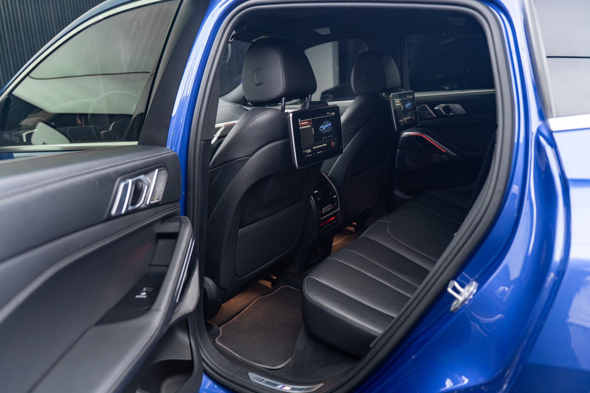 BMW X6 M50d-image-16