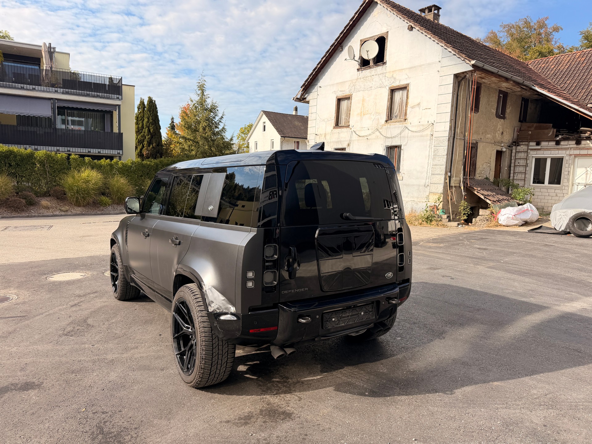 LAND ROVER Defender 110 525 V8 5.0 Carpathian Edition AT8-image-5