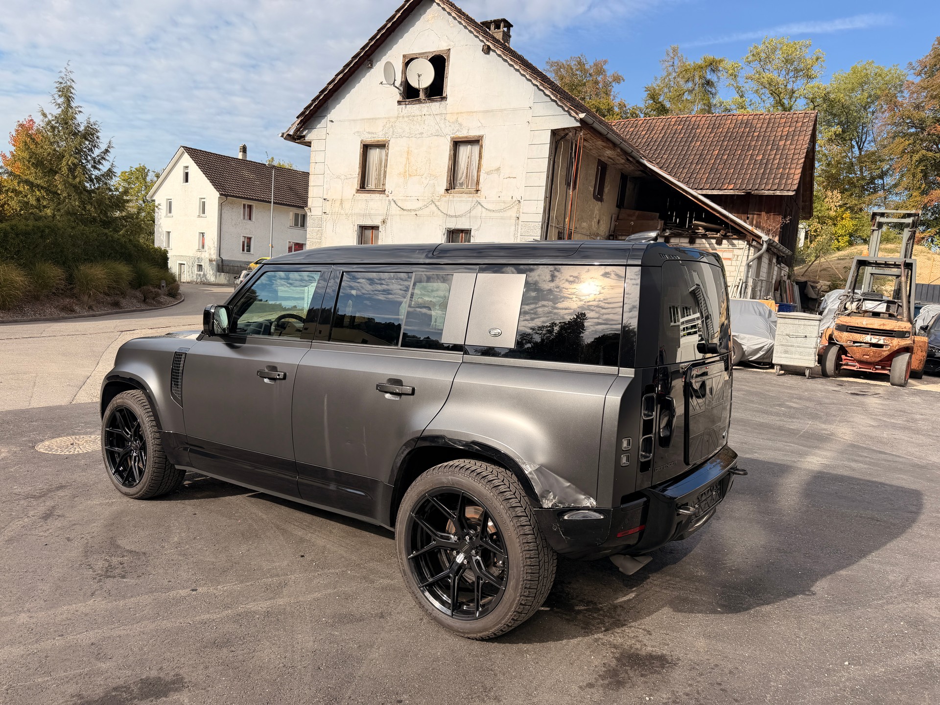 LAND ROVER Defender 110 525 V8 5.0 Carpathian Edition AT8-showroom-element-3