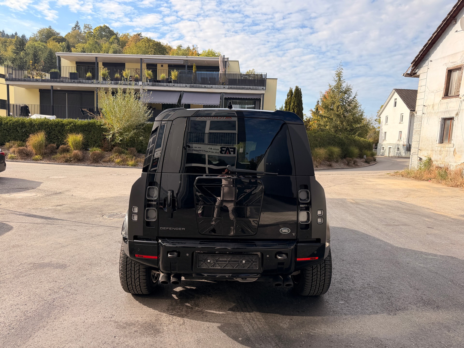 LAND ROVER Defender 110 525 V8 5.0 Carpathian Edition AT8-image-6