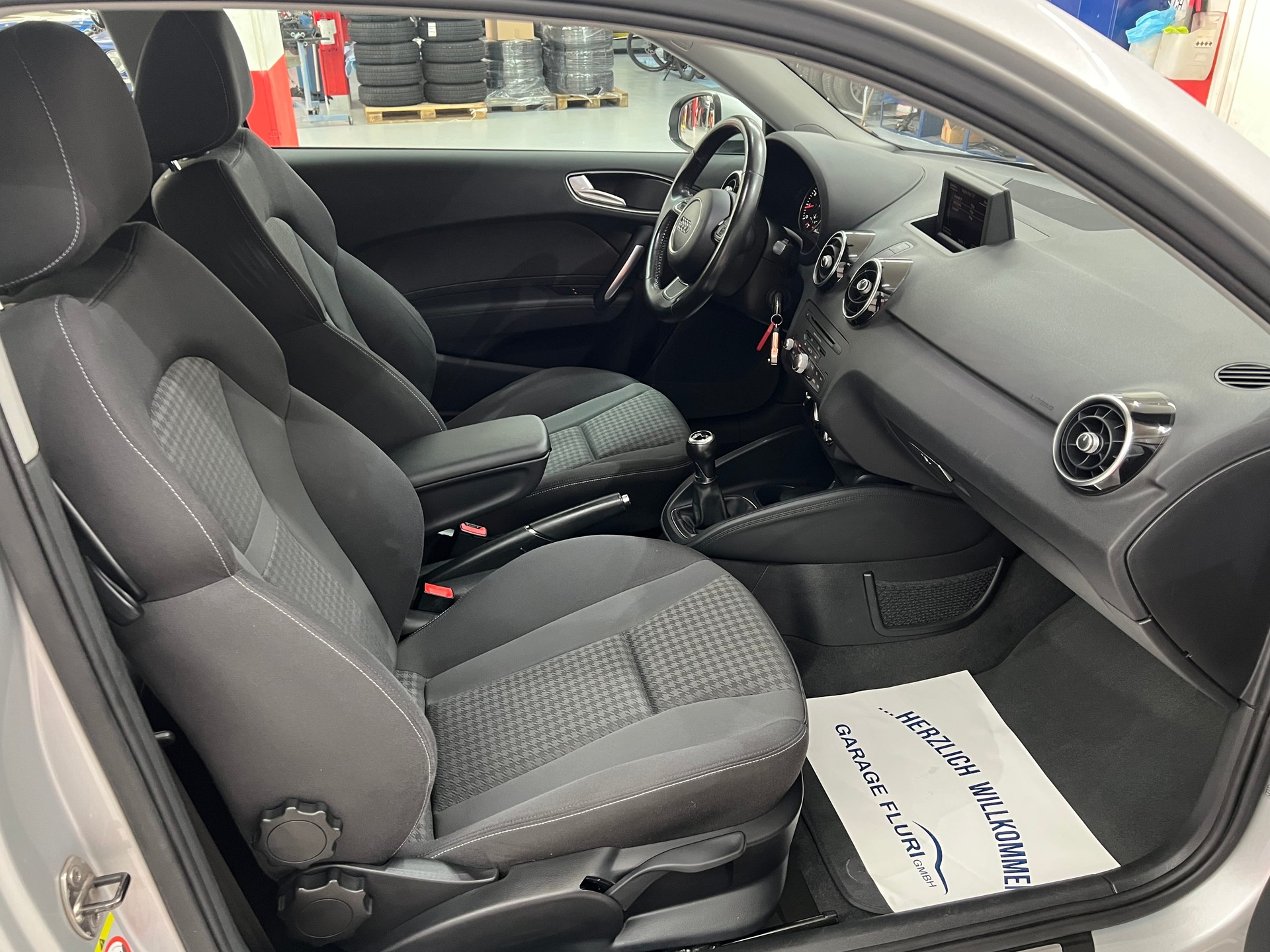 AUDI A1 1.2 TFSI Ambition-image-10