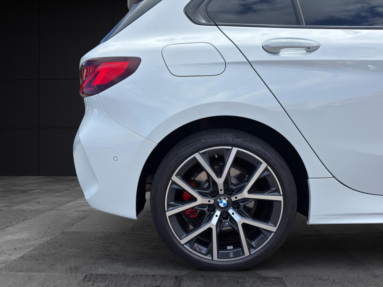 BMW 1er Reihe F40 118i-image-19