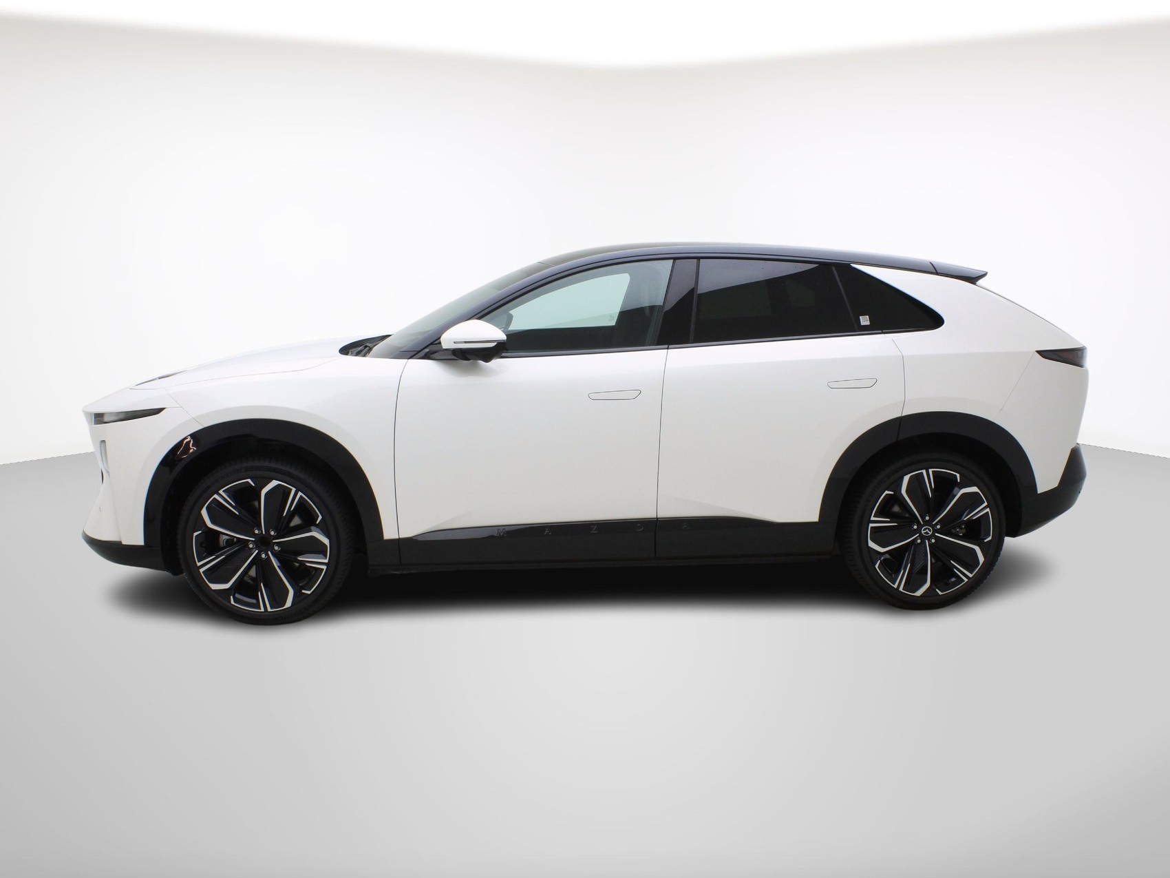 MAZDA CX-6e Takumi-image-1