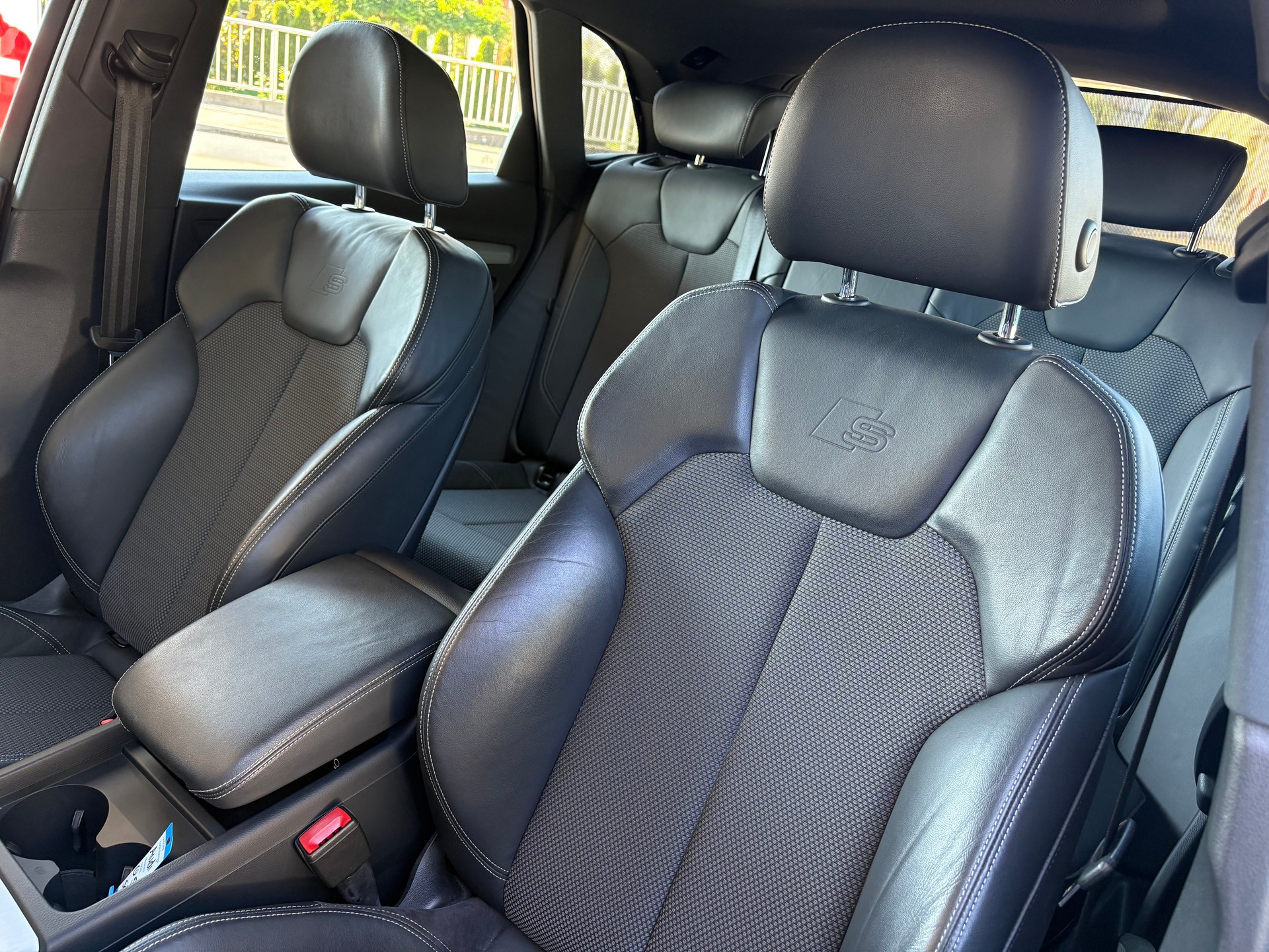 AUDI Q5 2.0 TDI sport quattro S-tronic-image-9