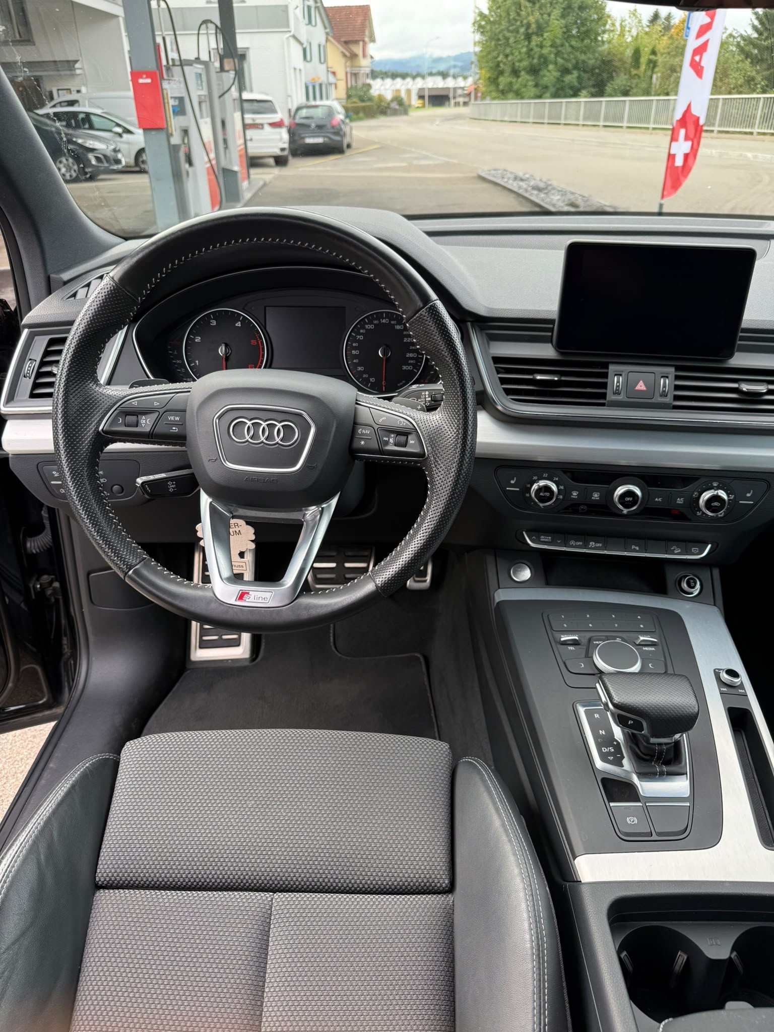 AUDI Q5 2.0 TDI sport quattro S-tronic-image-7