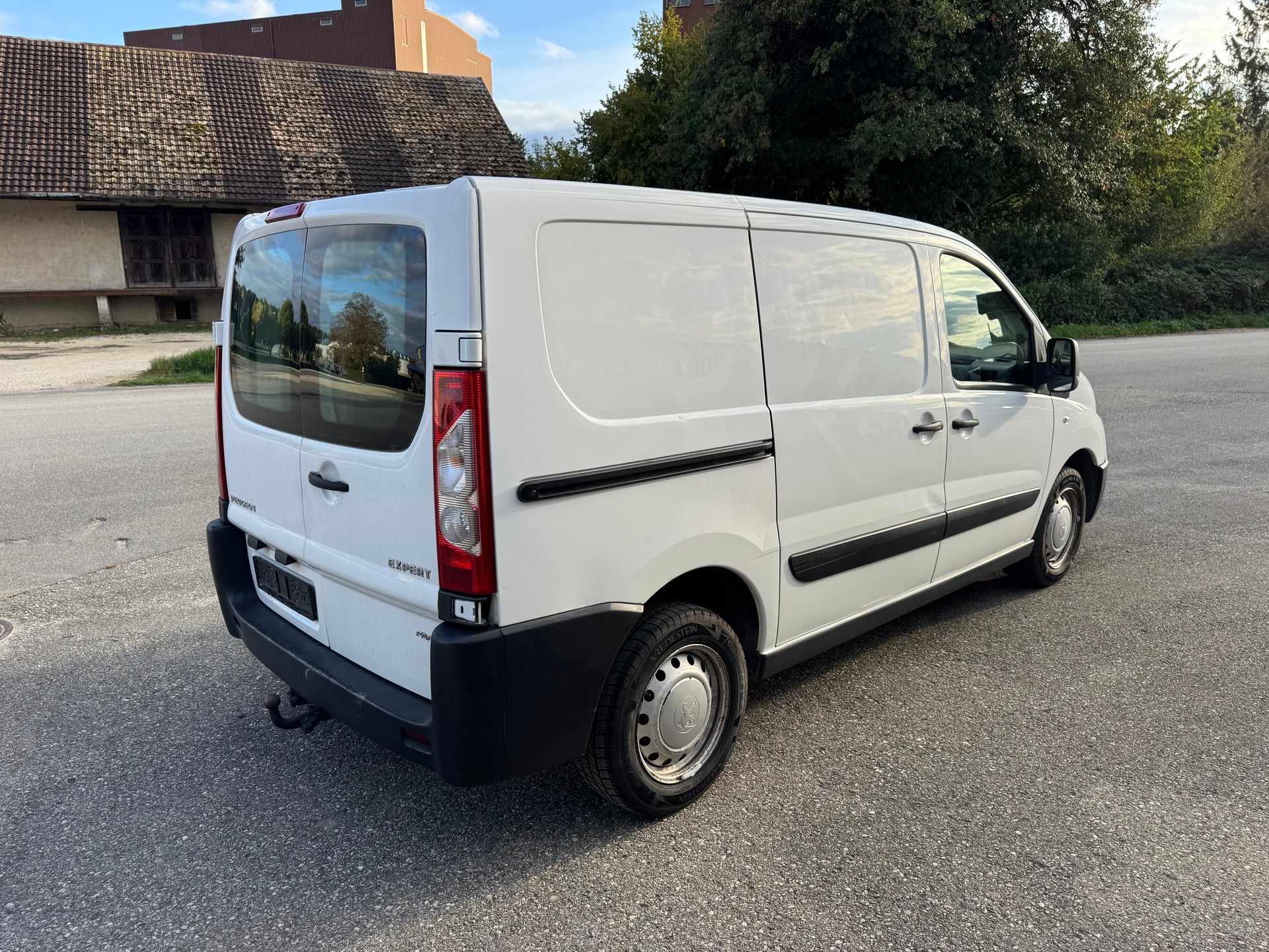 PEUGEOT Expert 2.0 HDi 229 L1H1-image-2