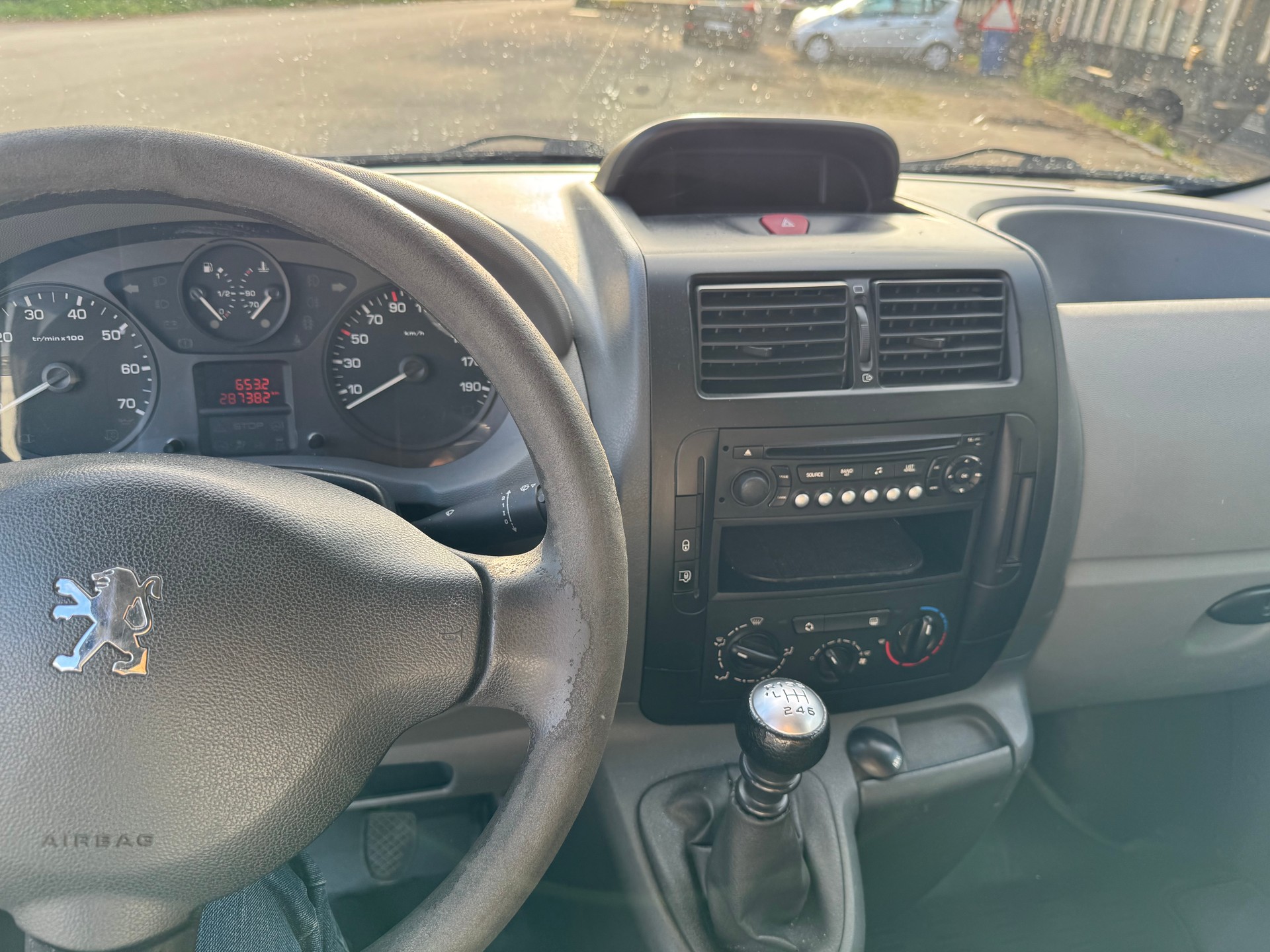 PEUGEOT Expert 2.0 HDi 229 L1H1-image-8