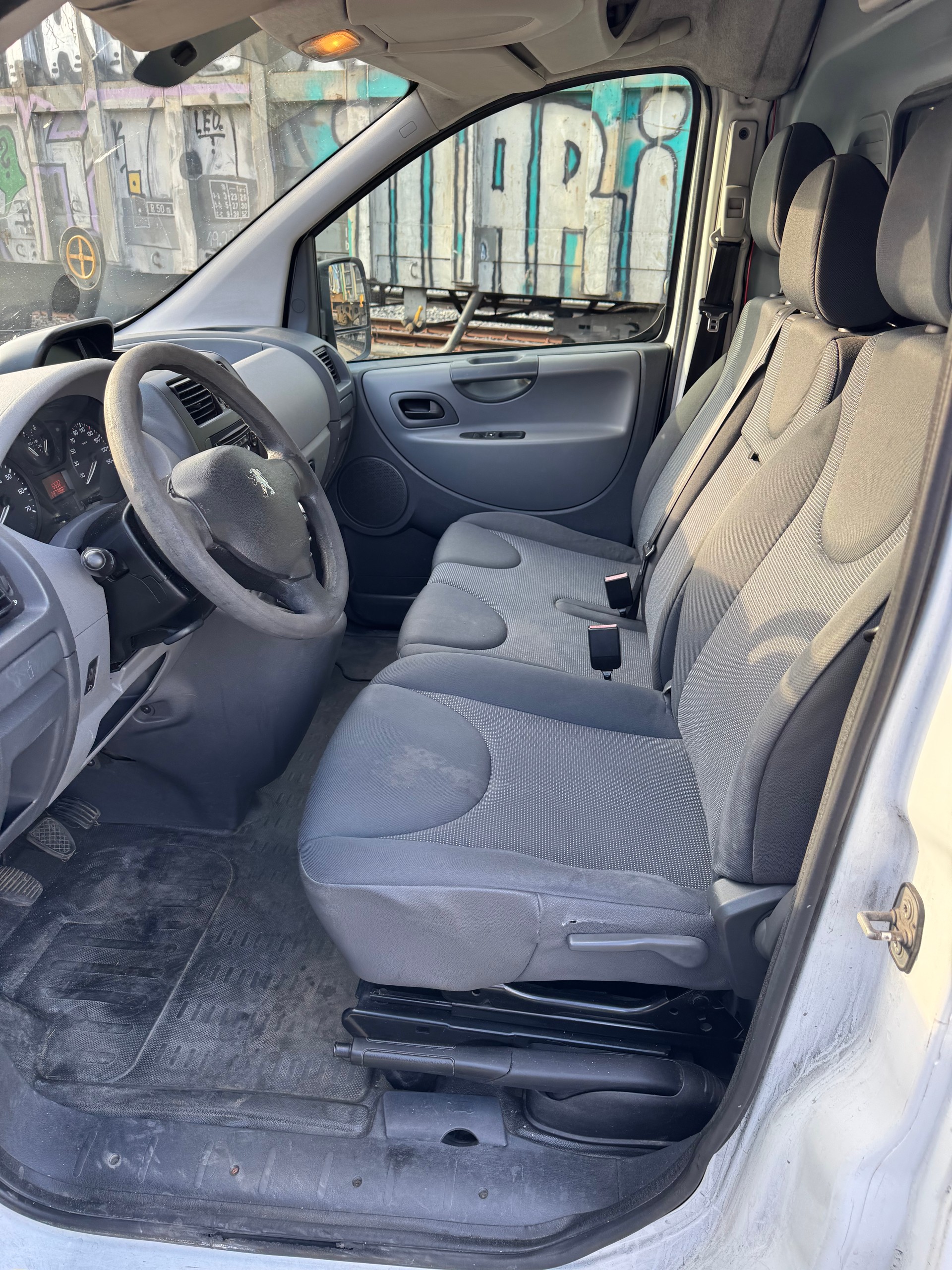PEUGEOT Expert 2.0 HDi 229 L1H1-image-7
