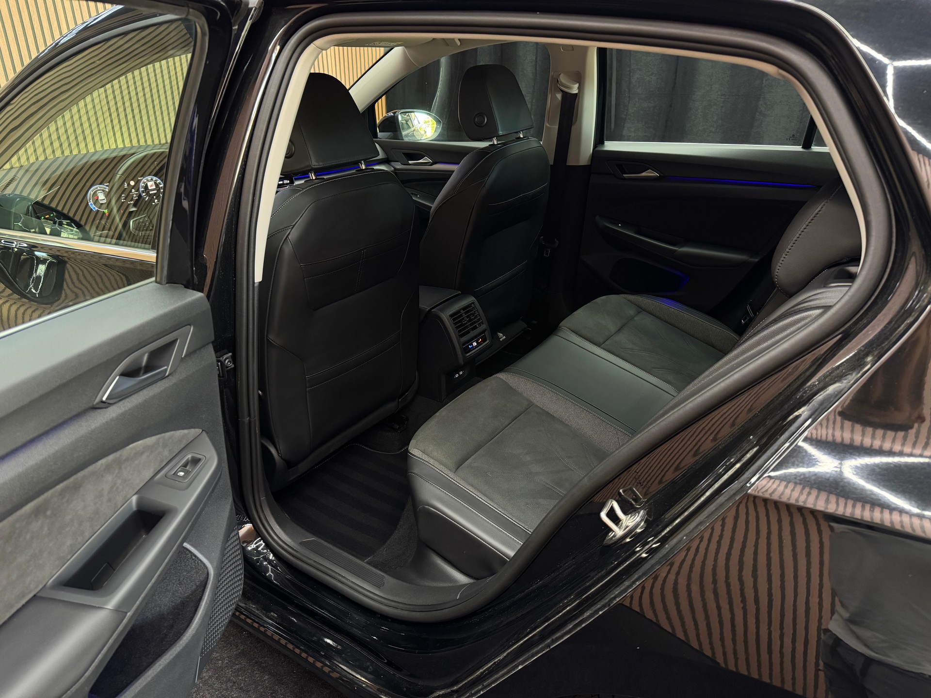 VW Golf VIII 2.0 TDI Style DSG *ab CHF 249.-/ Monat*-image-14
