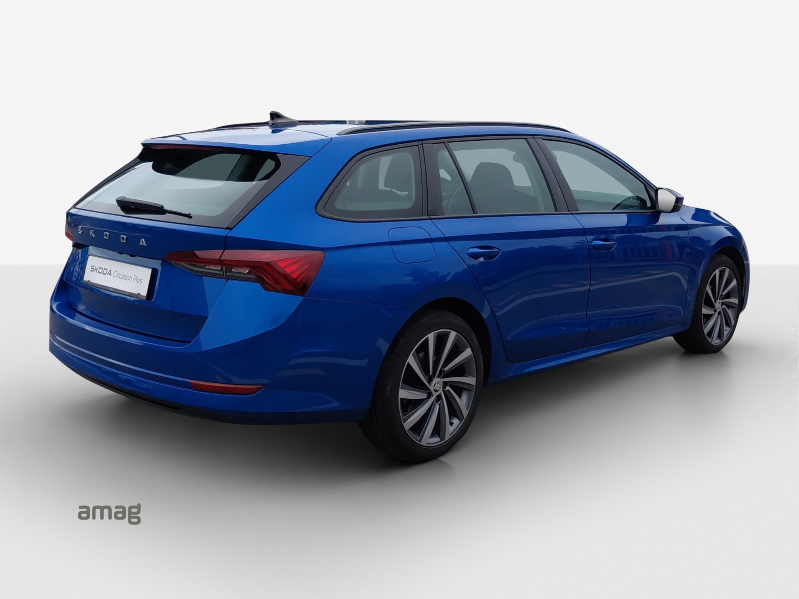SKODA Octavia Combi 2.0 TDI DSG Style 4x4-image-4