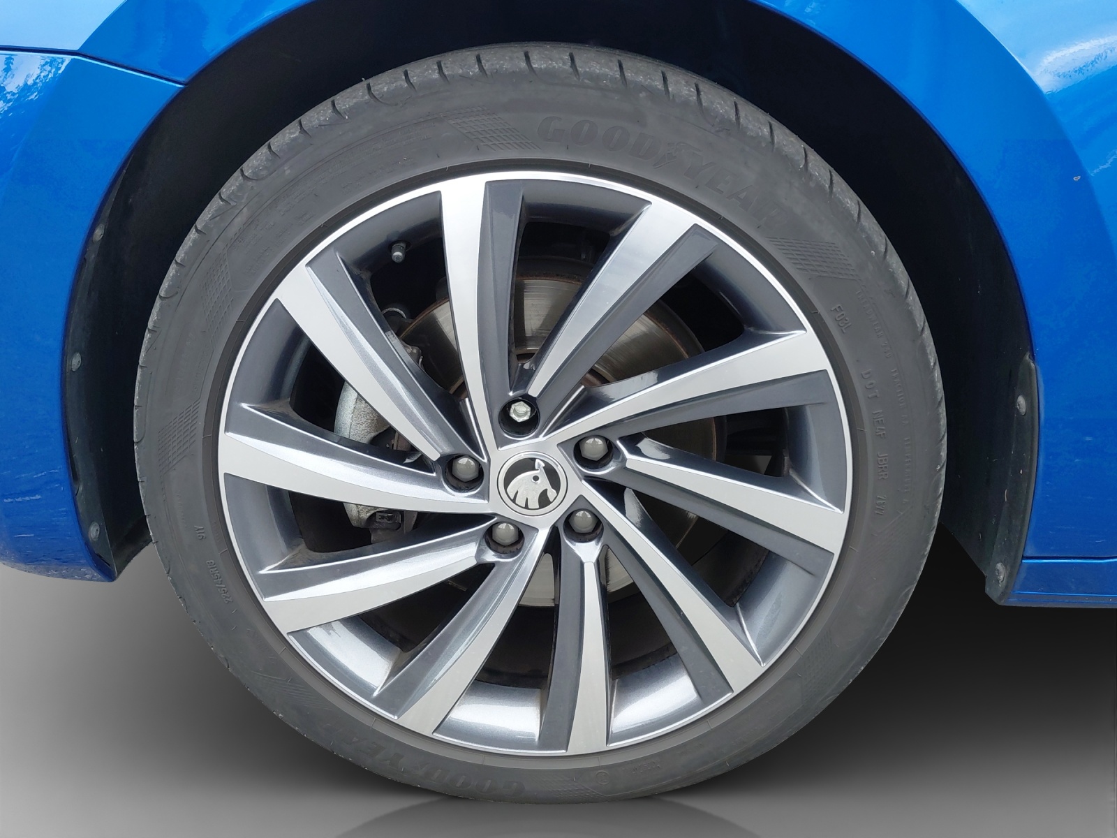 SKODA Octavia Combi 2.0 TDI DSG Style 4x4-image-13