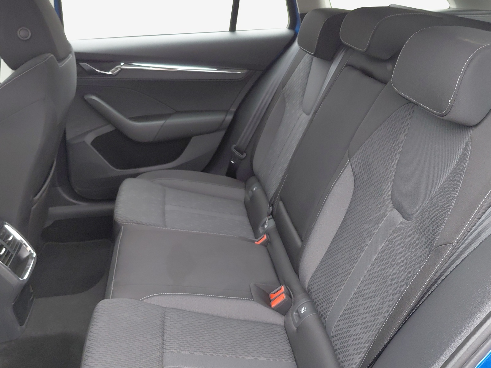 SKODA Octavia Combi 2.0 TDI DSG Style 4x4-image-11