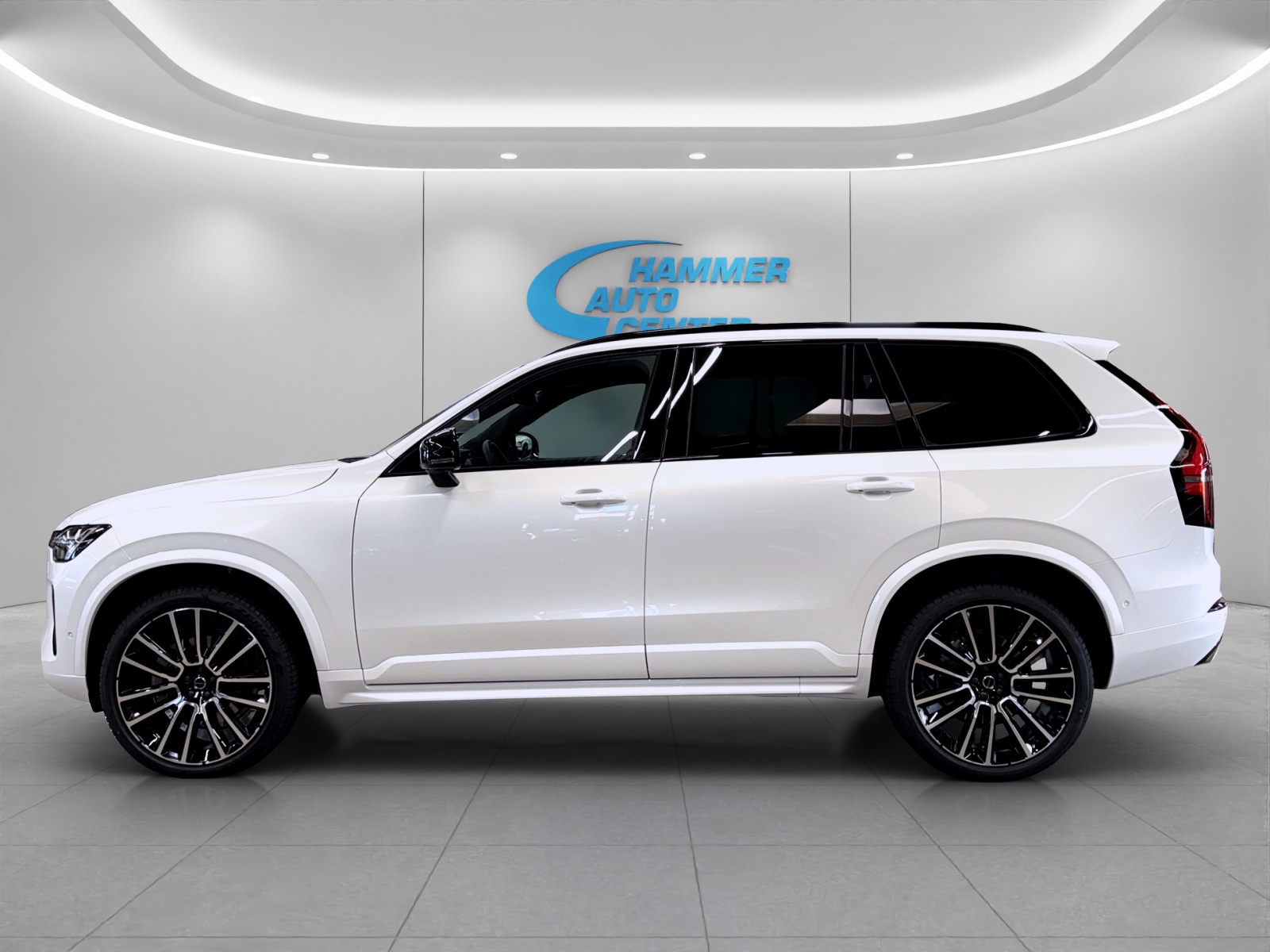 VOLVO XC90 2.0 B5 MH Ultra Dark AWD-image-1