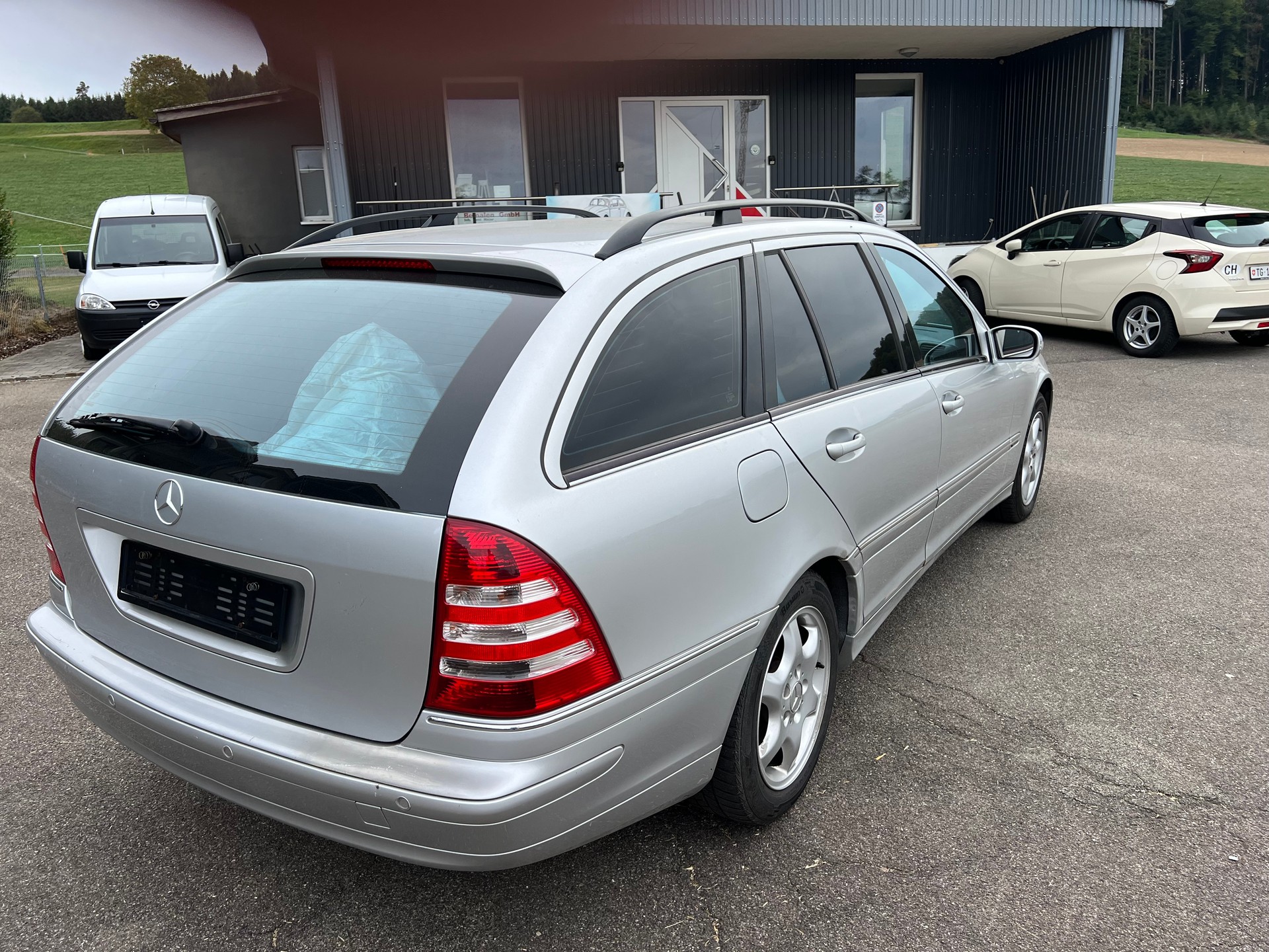MERCEDES-BENZ C 240 Avantgarde 4Matic Automatic-image-2