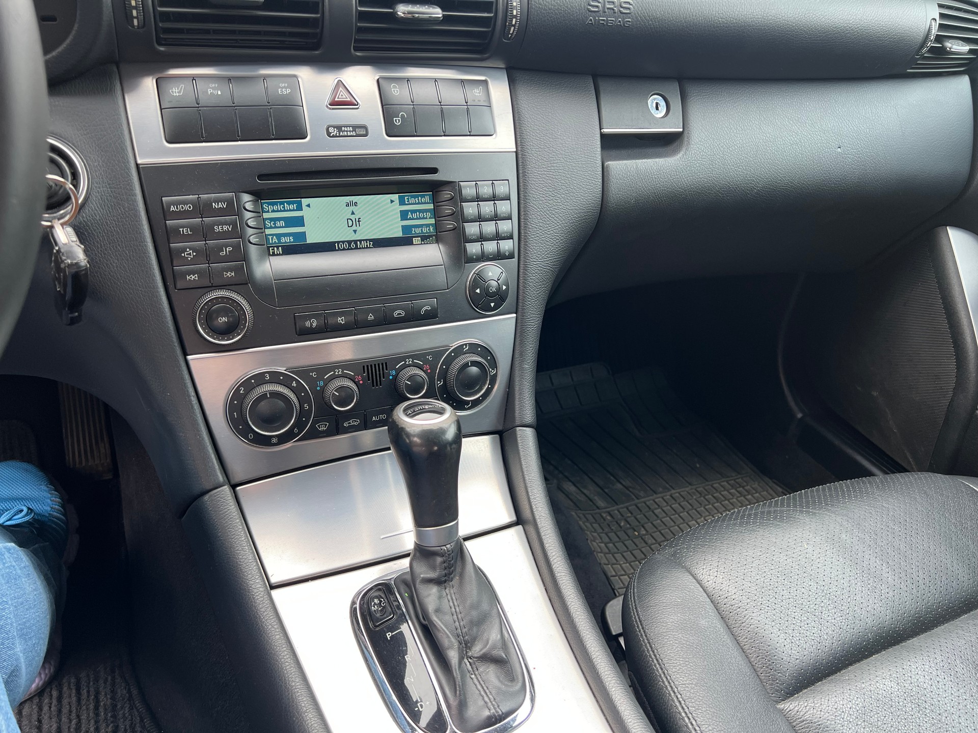 MERCEDES-BENZ C 240 Avantgarde 4Matic Automatic-image-6
