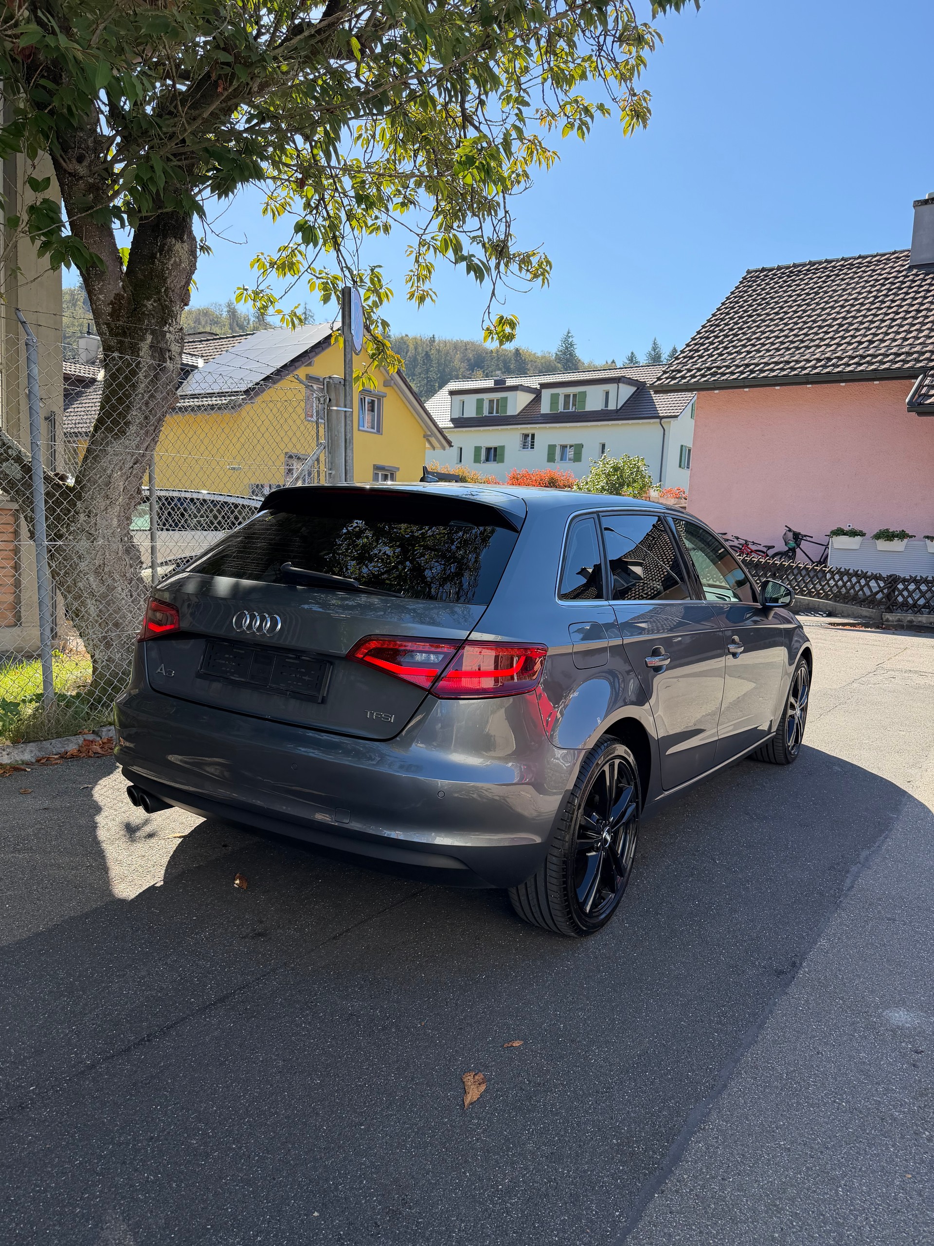 AUDI A3 Sportback 1.4 TFSI Attraction S-tronic-image-5
