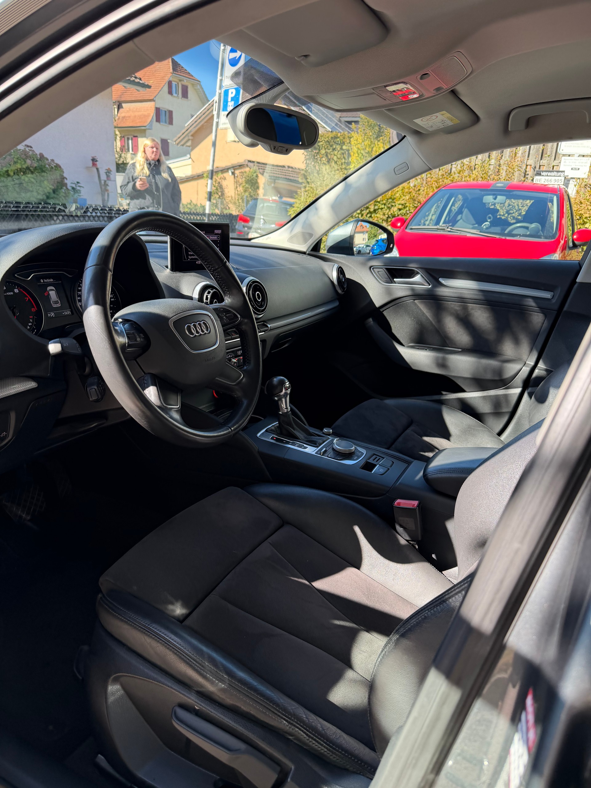 AUDI A3 Sportback 1.4 TFSI Attraction S-tronic-image-8