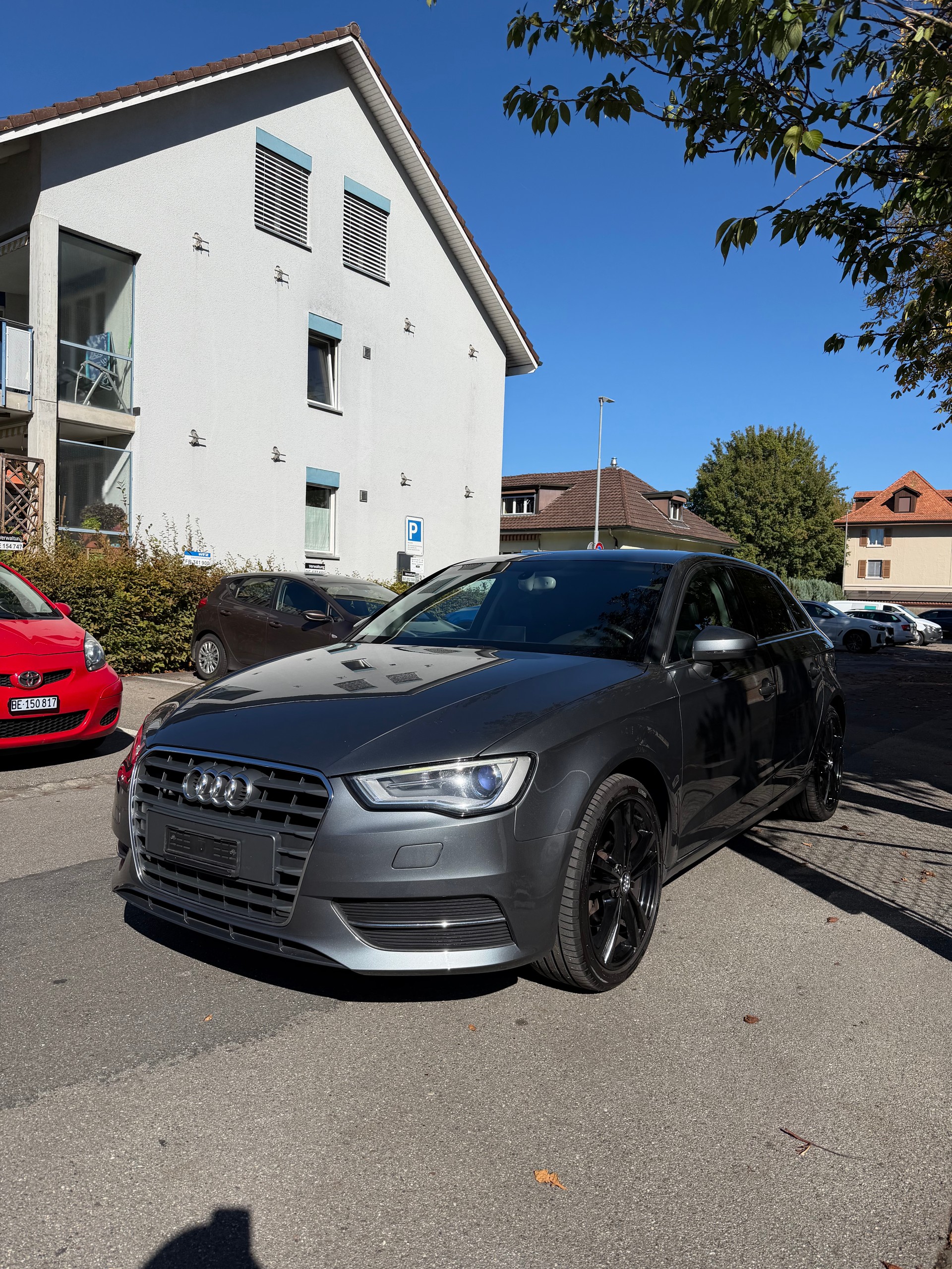 AUDI A3 Sportback 1.4 TFSI Attraction S-tronic-image-2
