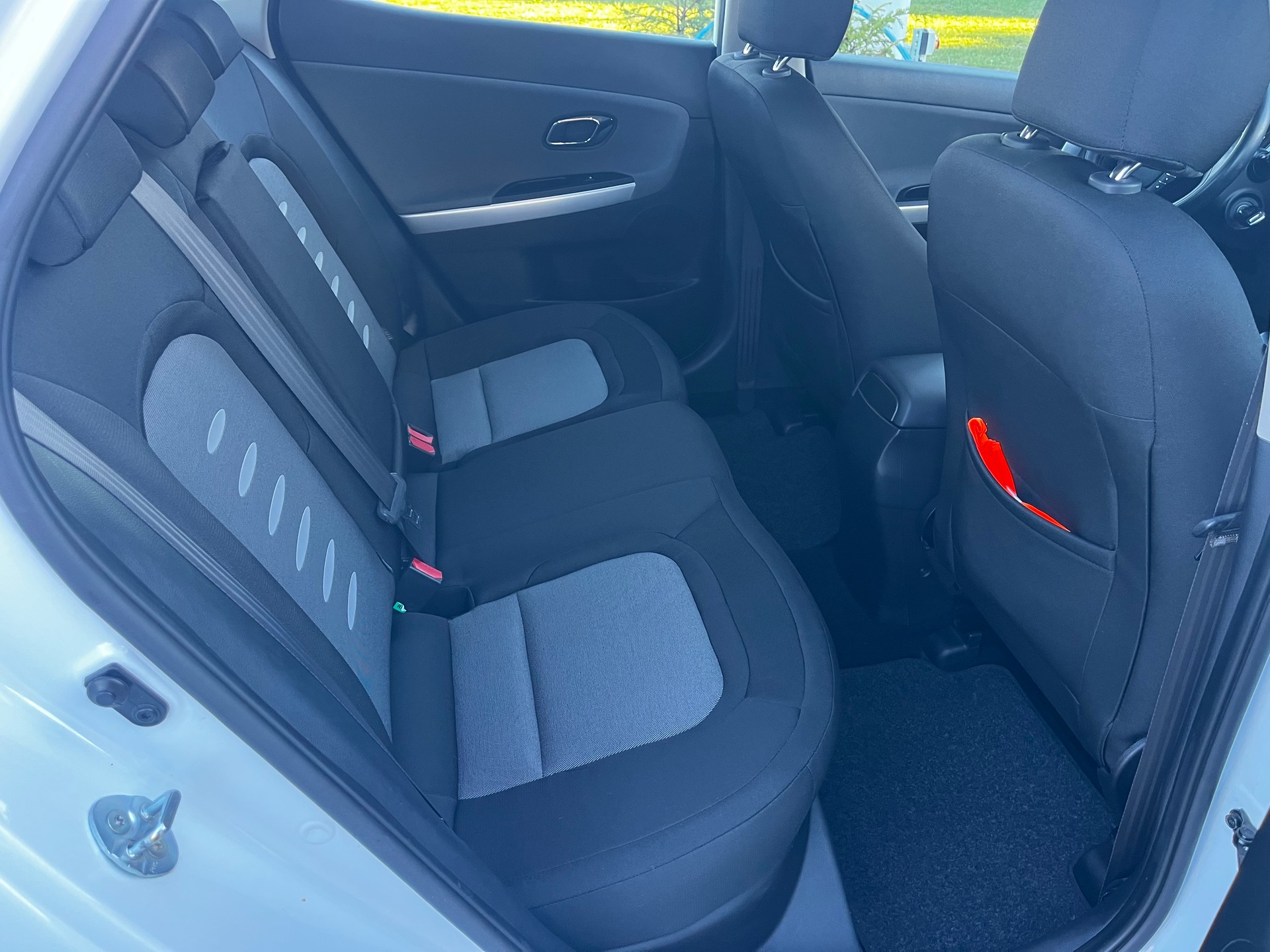KIA Cee'd 1.6 GDi Style-image-8