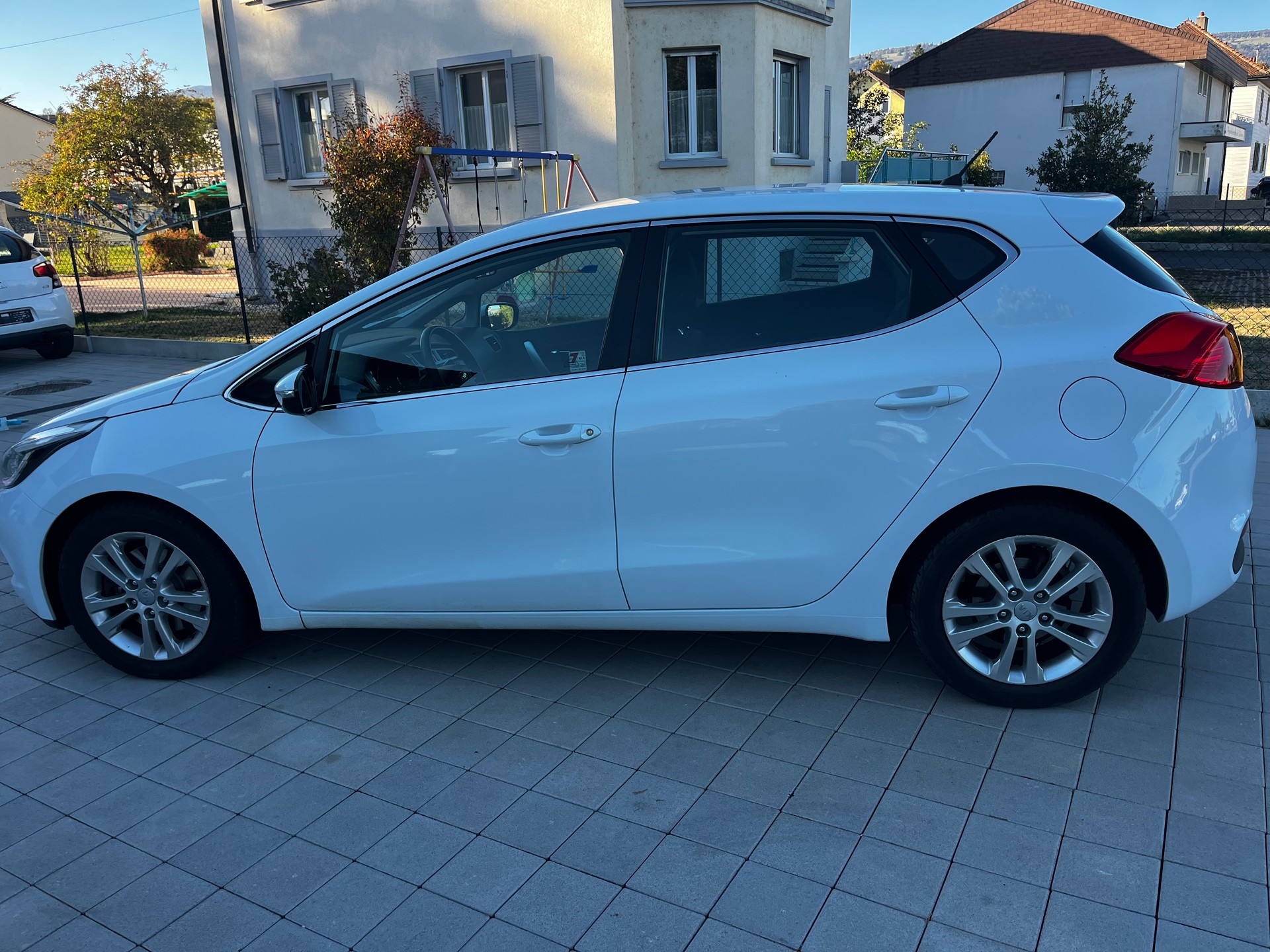 KIA Cee'd 1.6 GDi Style-image-2