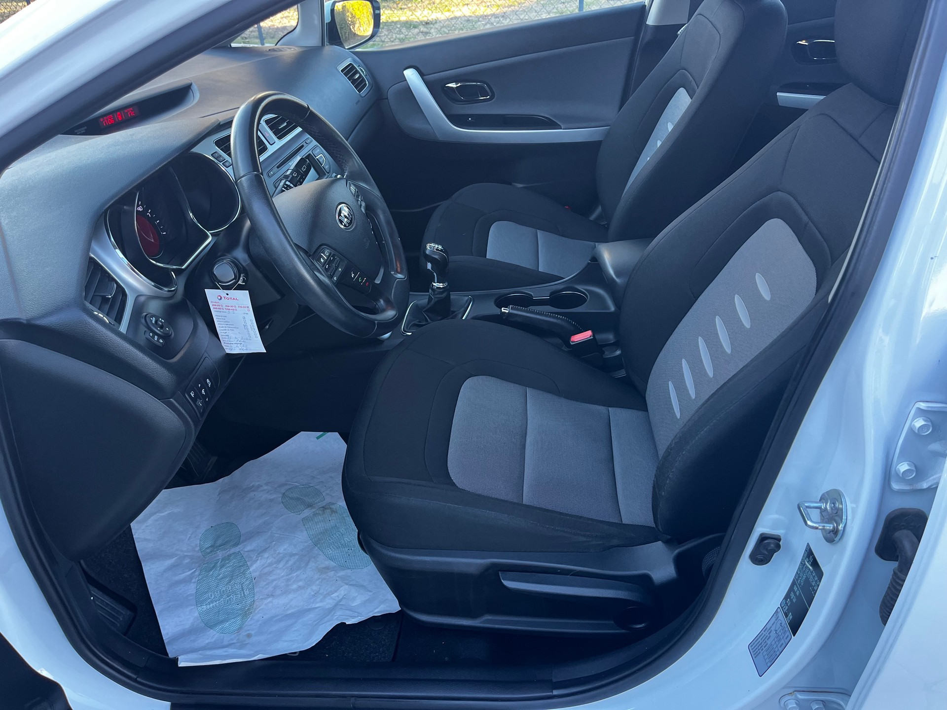 KIA Cee'd 1.6 GDi Style-image-9