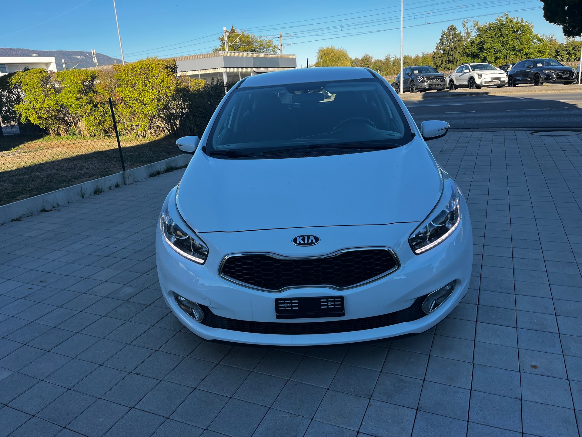 KIA Cee'd 1.6 GDi Style-image-4