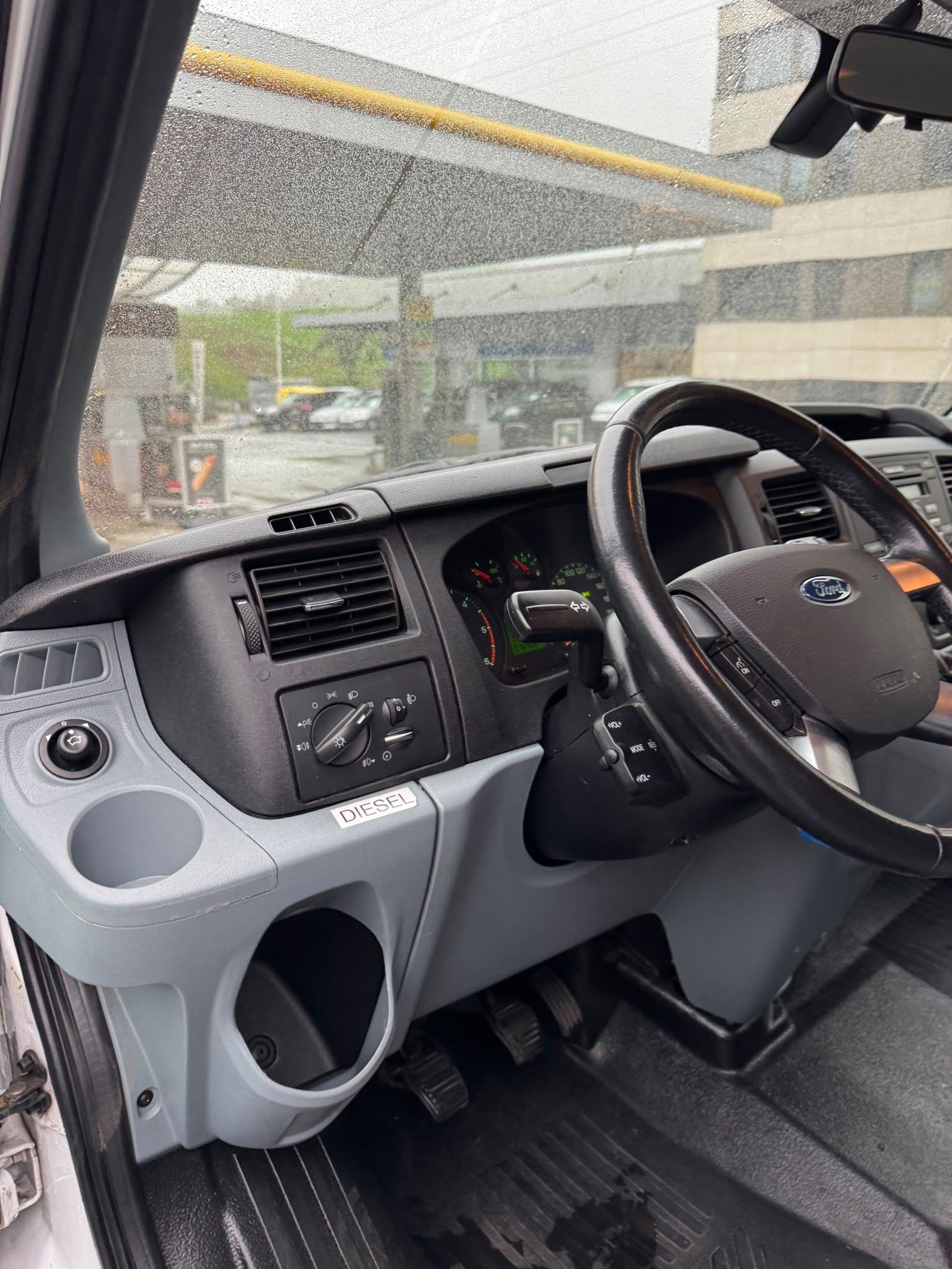 FORD Transit 2.4 TDCi 330 S 4x4 Limited-image-16