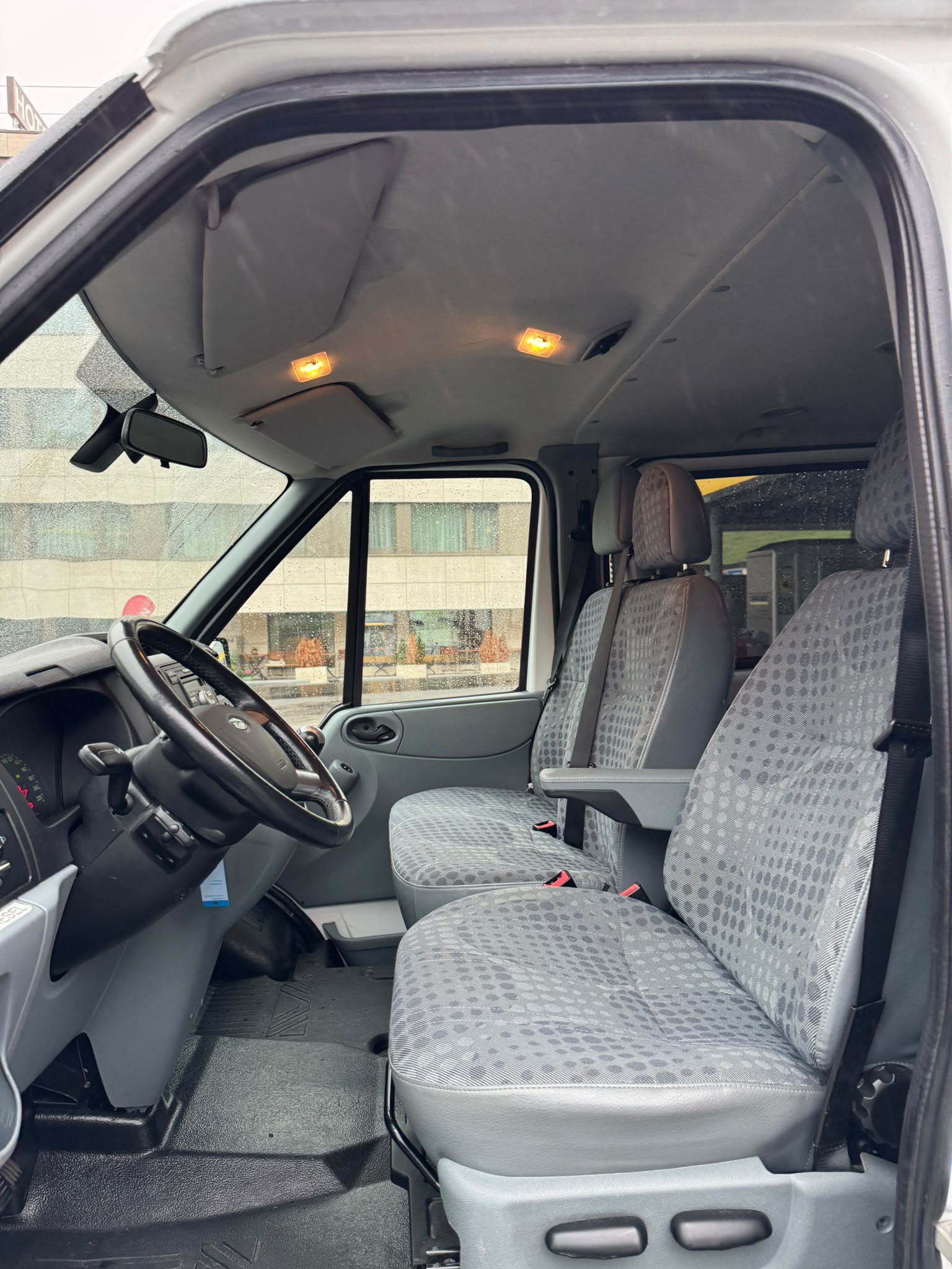 FORD Transit 2.4 TDCi 330 S 4x4 Limited-image-9