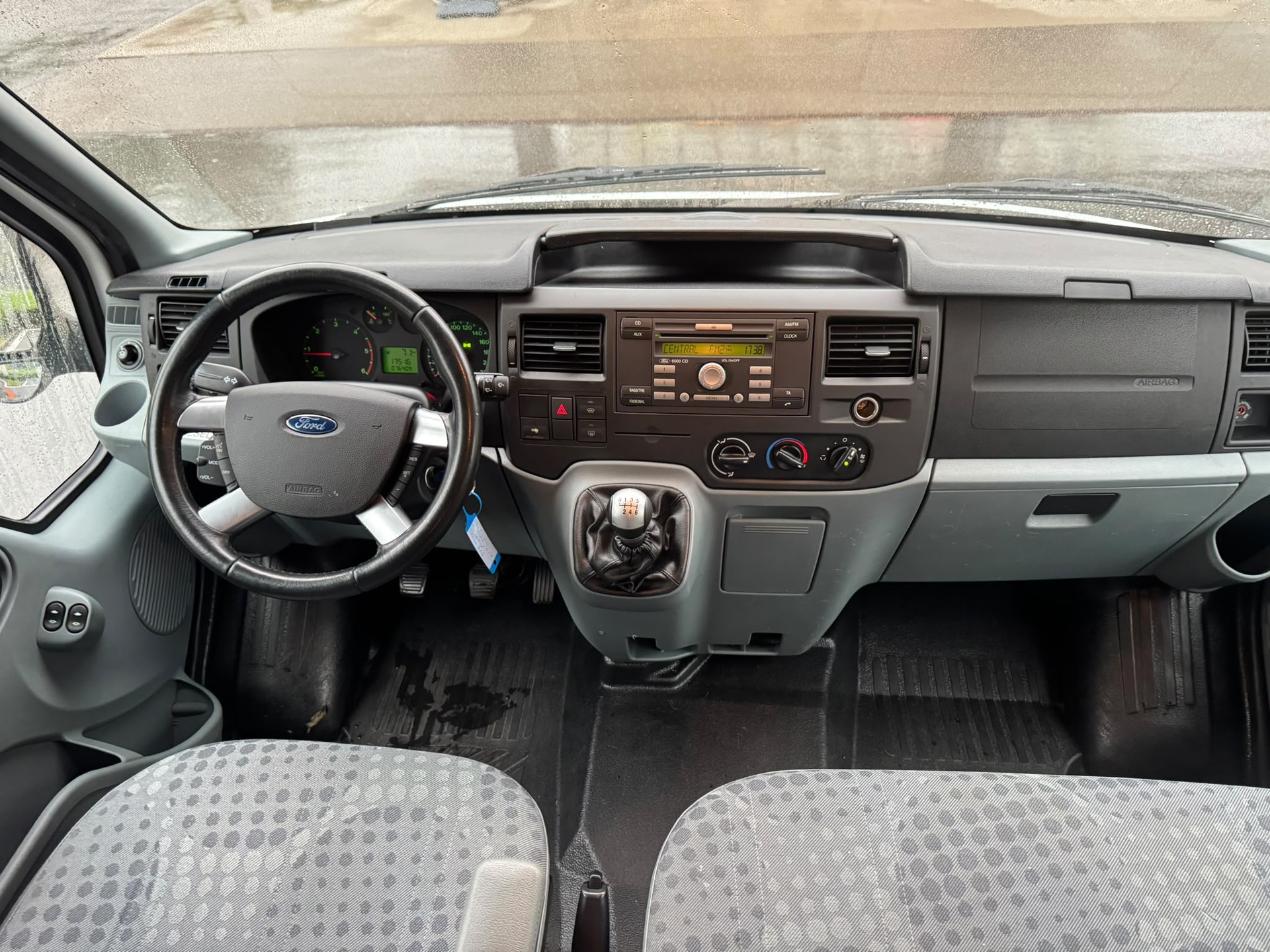 FORD Transit 2.4 TDCi 330 S 4x4 Limited-image-8