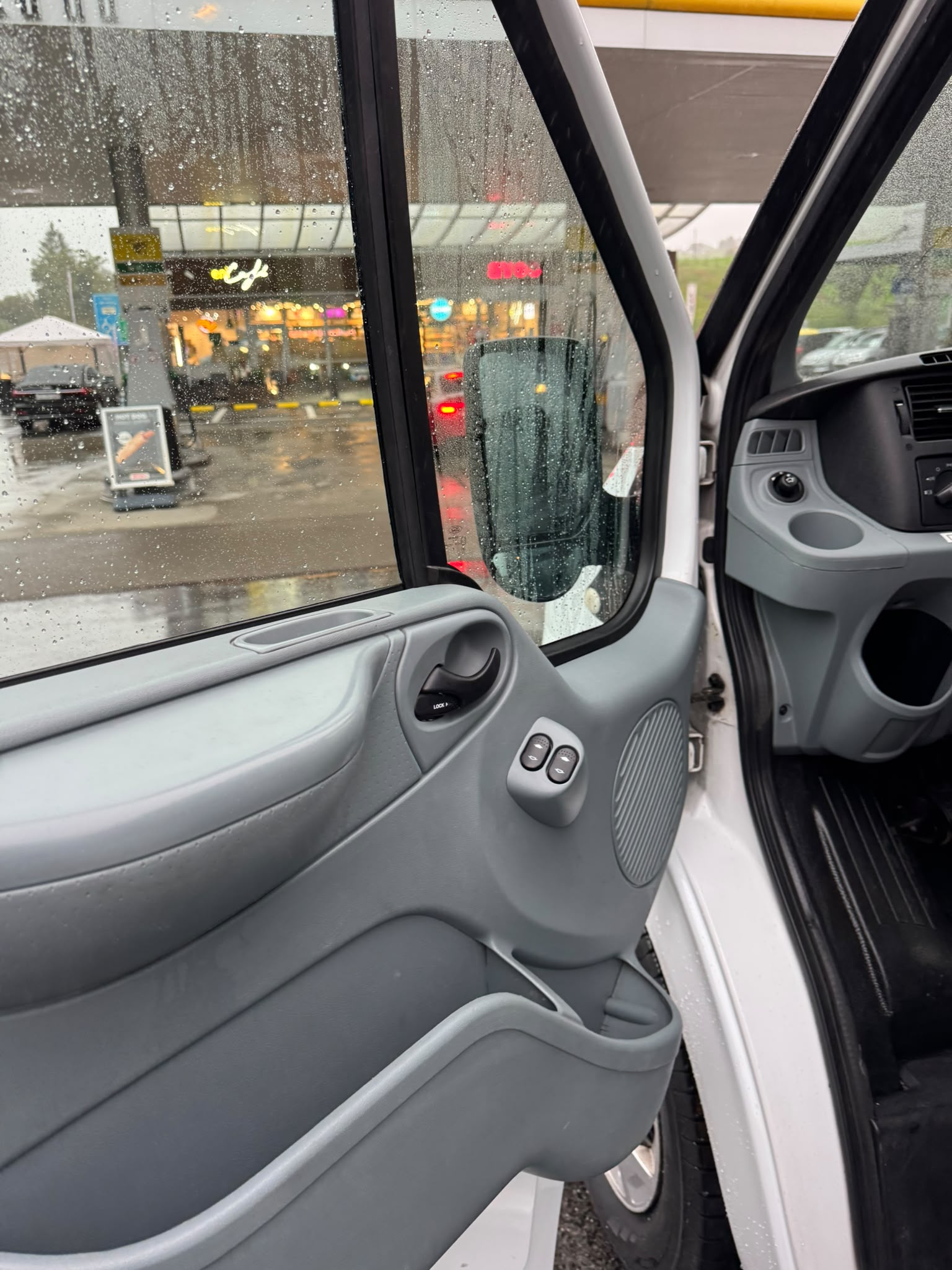 FORD Transit 2.4 TDCi 330 S 4x4 Limited-image-15
