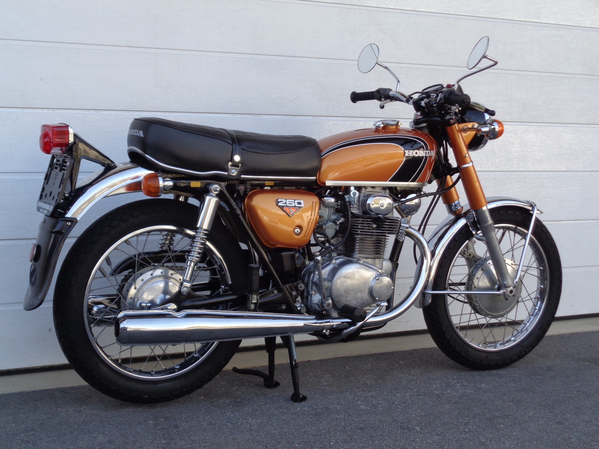 HONDA CB 250 K 71-72-showroom-element-2
