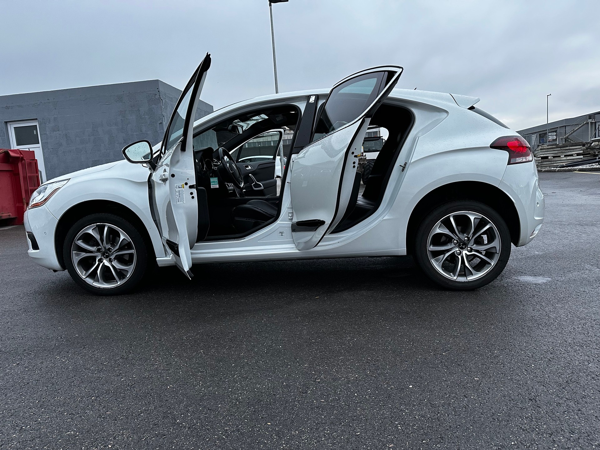 DS AUTOMOBILES 2.0 HDI SPORT CHIC-image-3