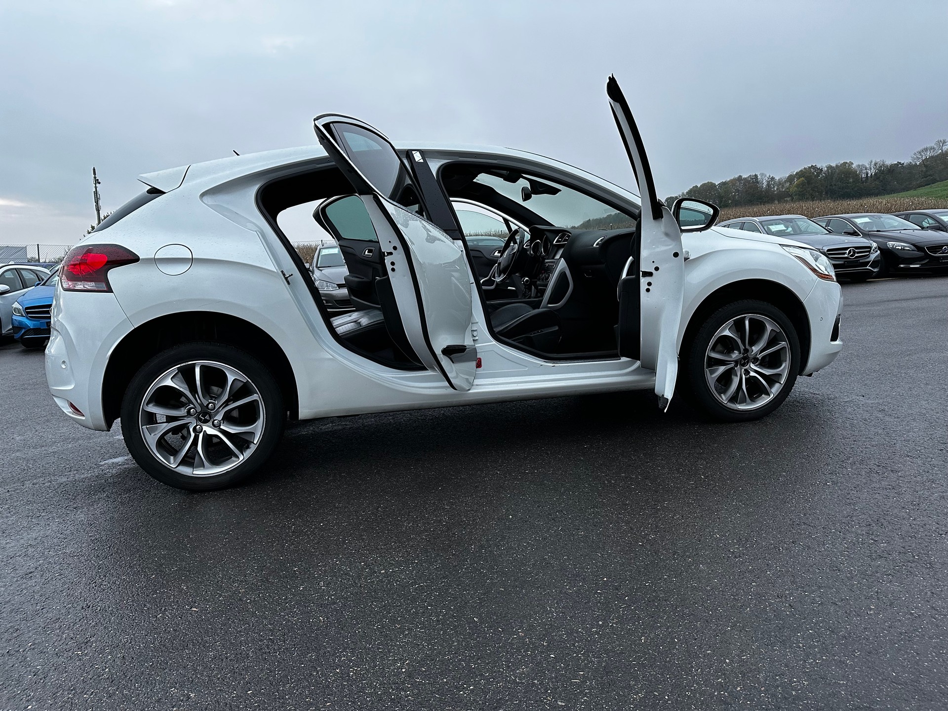 DS AUTOMOBILES 2.0 HDI SPORT CHIC-image-1