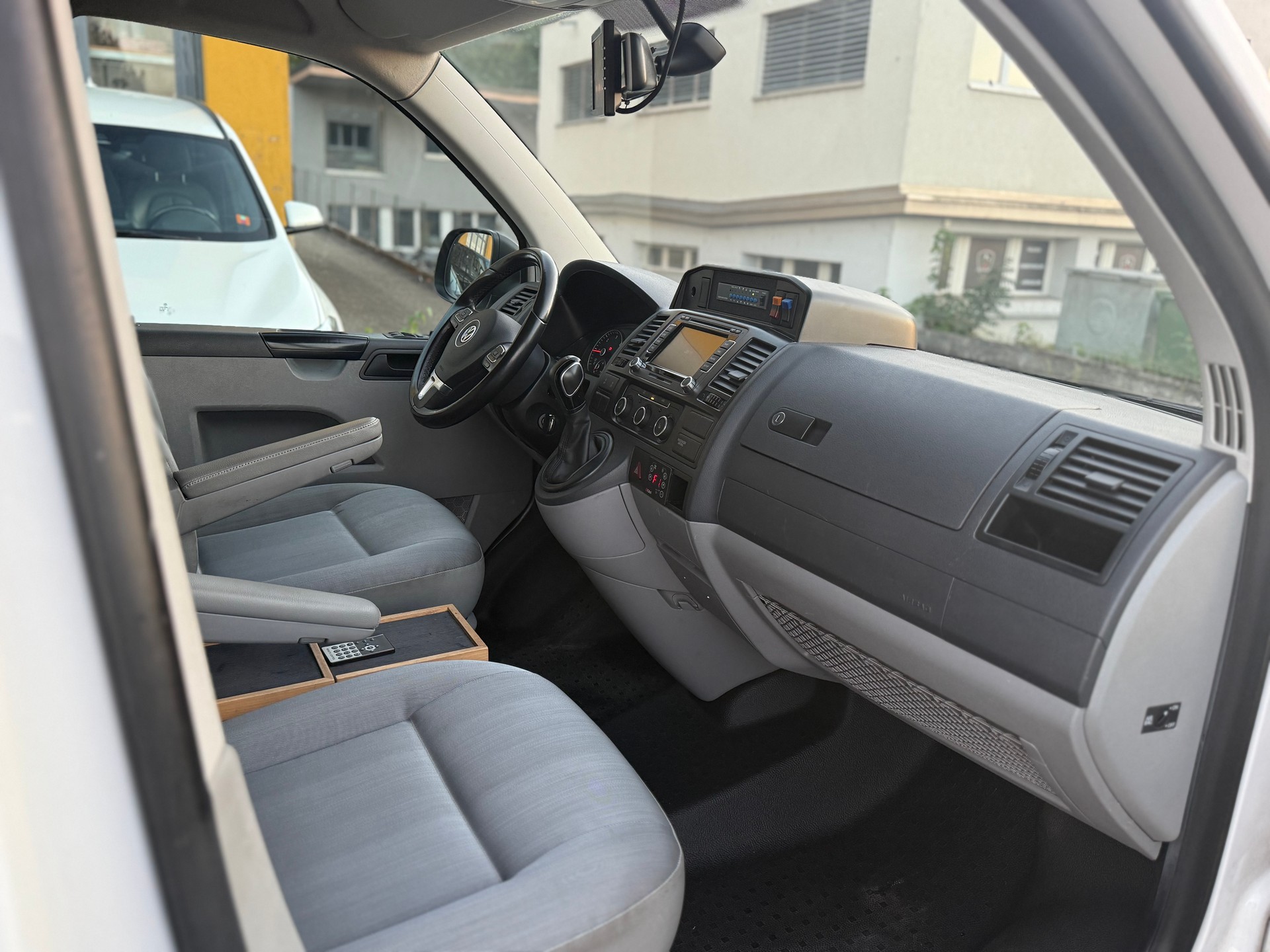 VW T5 2.0 Bi-TDI BMT DSG-image-13