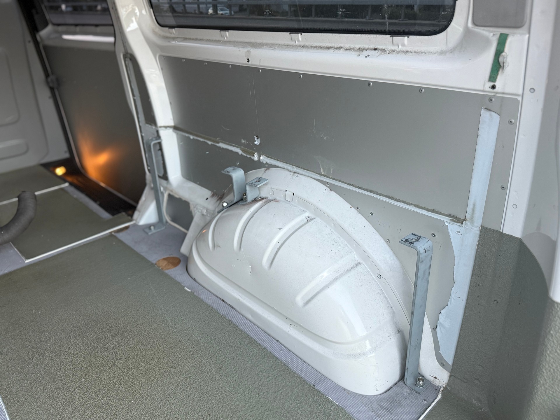 VW T5 2.0 Bi-TDI BMT DSG-image-8