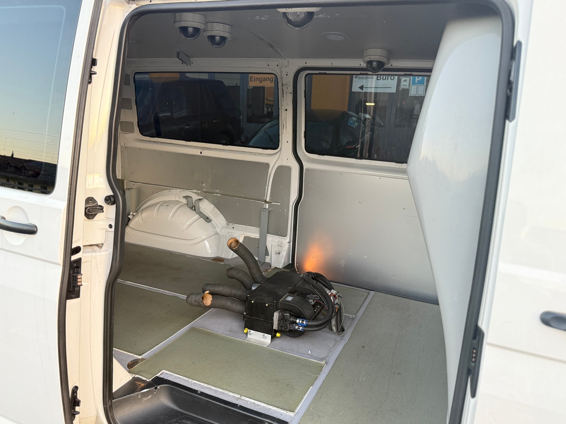 VW T5 2.0 Bi-TDI BMT DSG-image-9