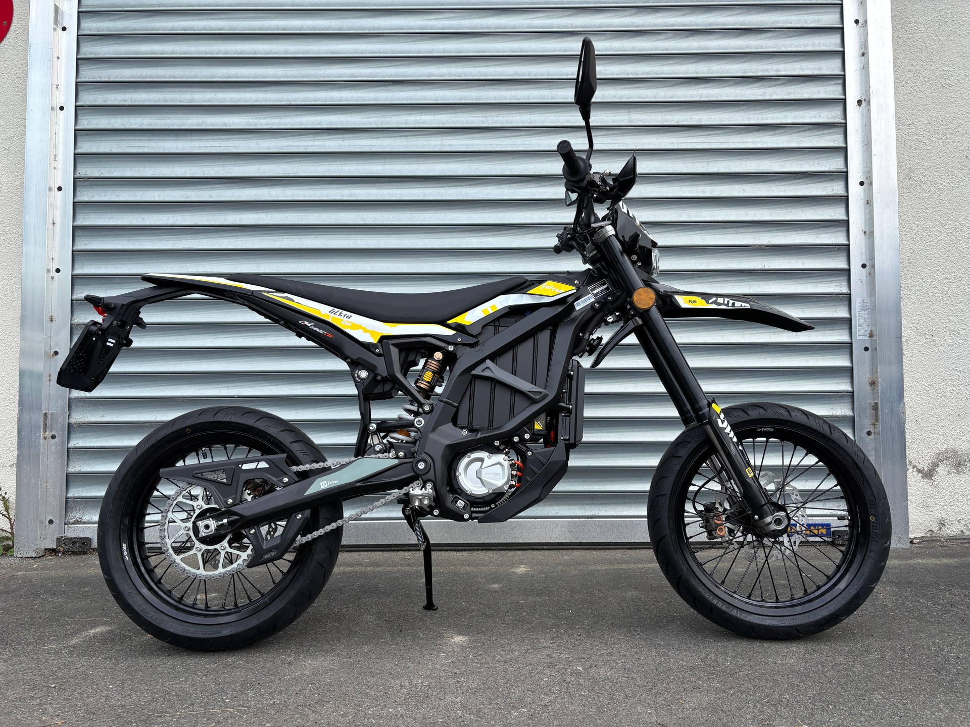 SUR-RON Ultra Bee