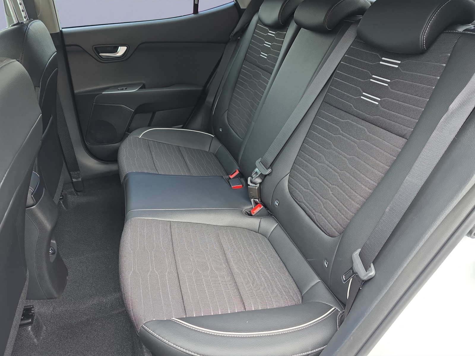 KIA Stonic 1.0 T-GDi GT-Line-image-9
