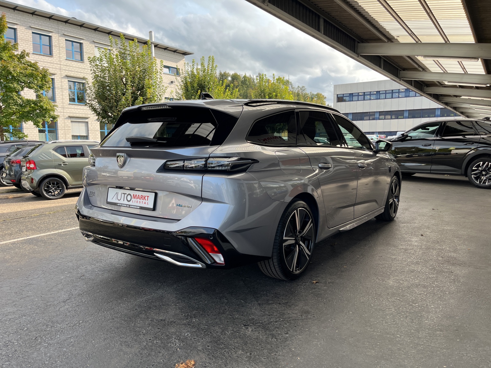 PEUGEOT 308 SW 1.6 PHEV 180 GT-image-4