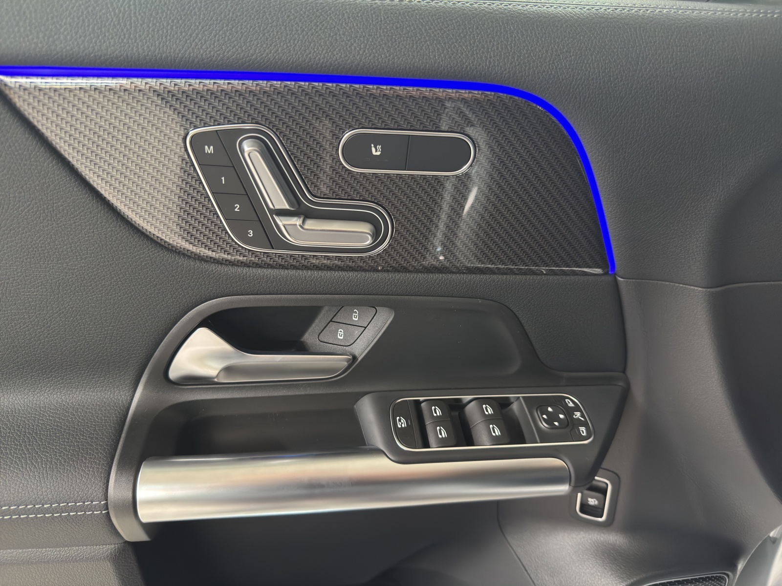 MERCEDES-BENZ AMG GLA 35 4Matic-image-12