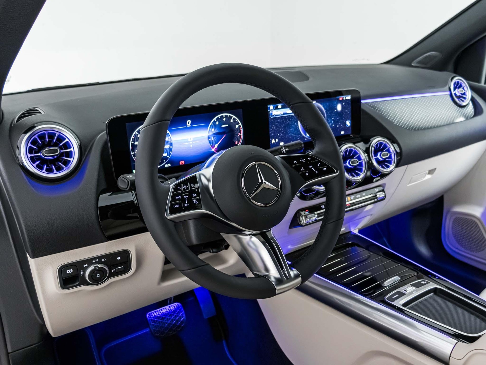 MERCEDES-BENZ B 200-image-8
