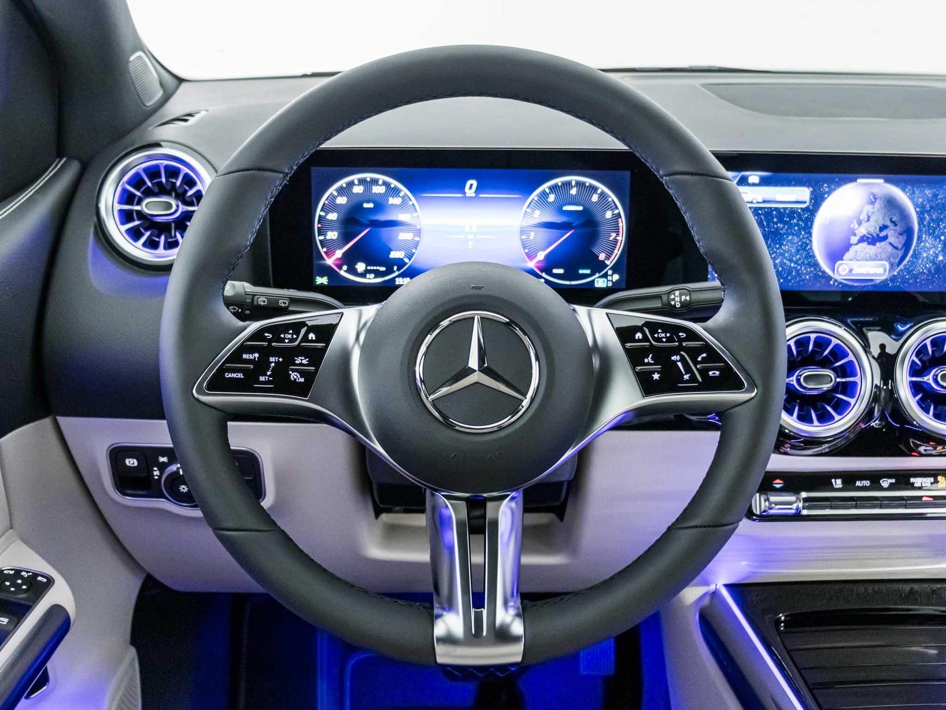 MERCEDES-BENZ B 200-image-9