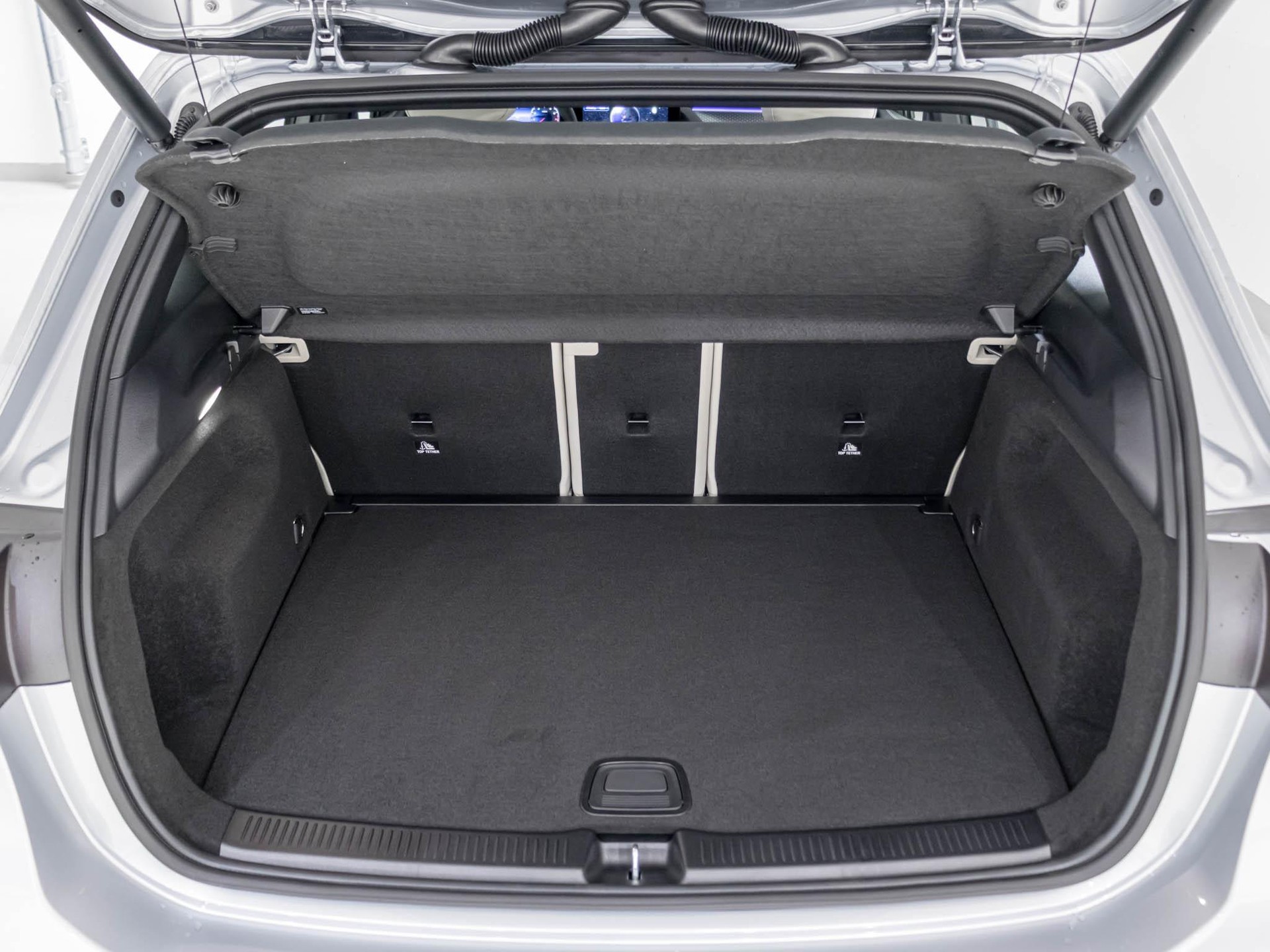 MERCEDES-BENZ B 200-image-11