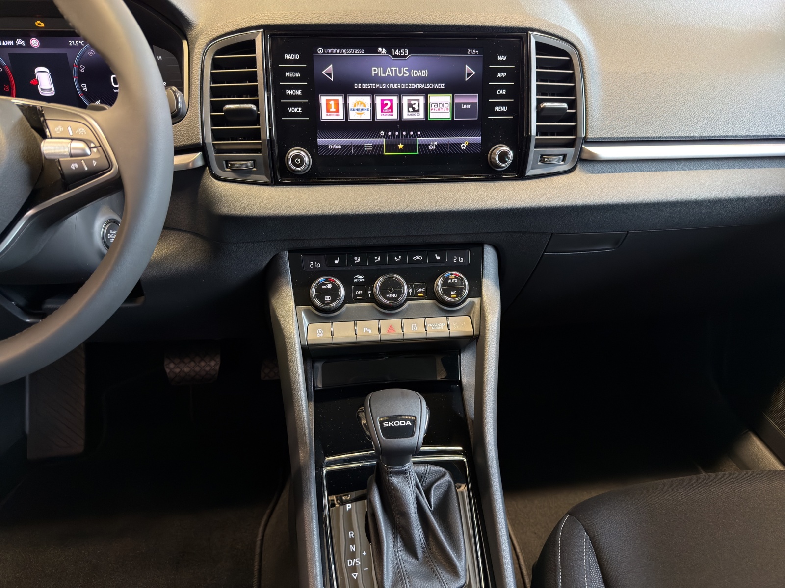 SKODA Karoq 1.5 TSI Selection DSG-image-9