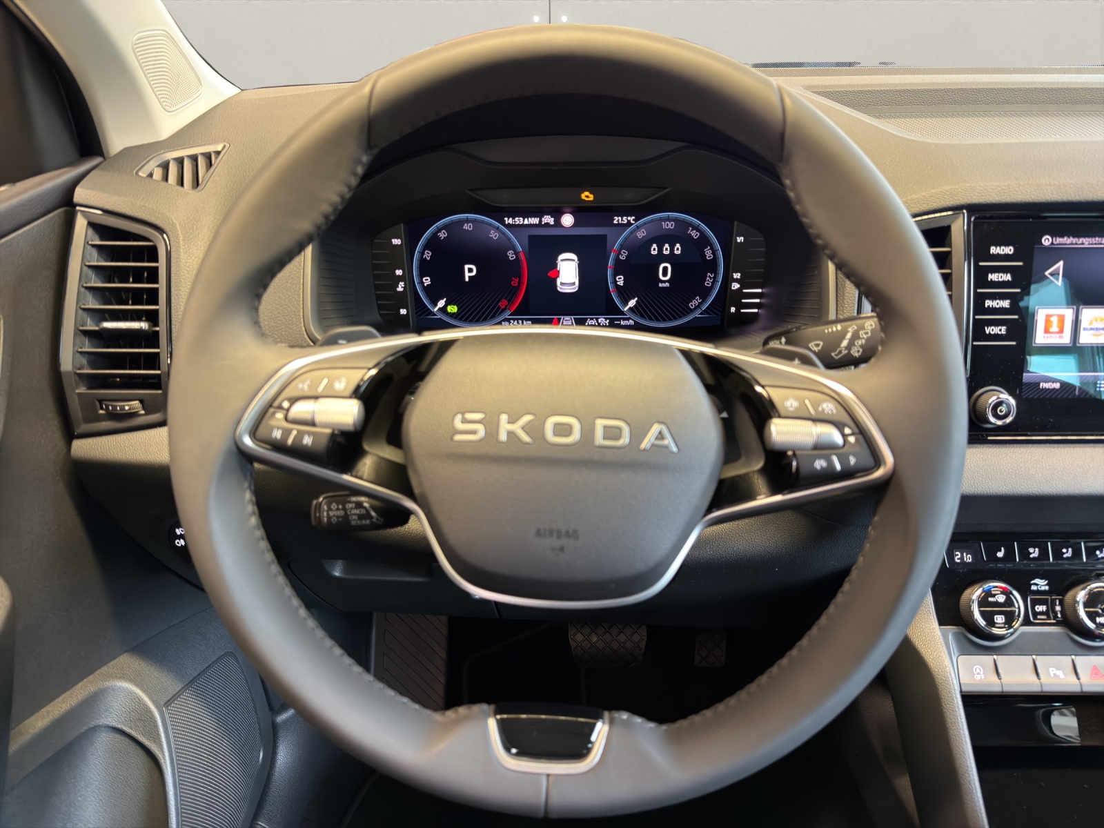 SKODA Karoq 1.5 TSI Selection DSG-image-10