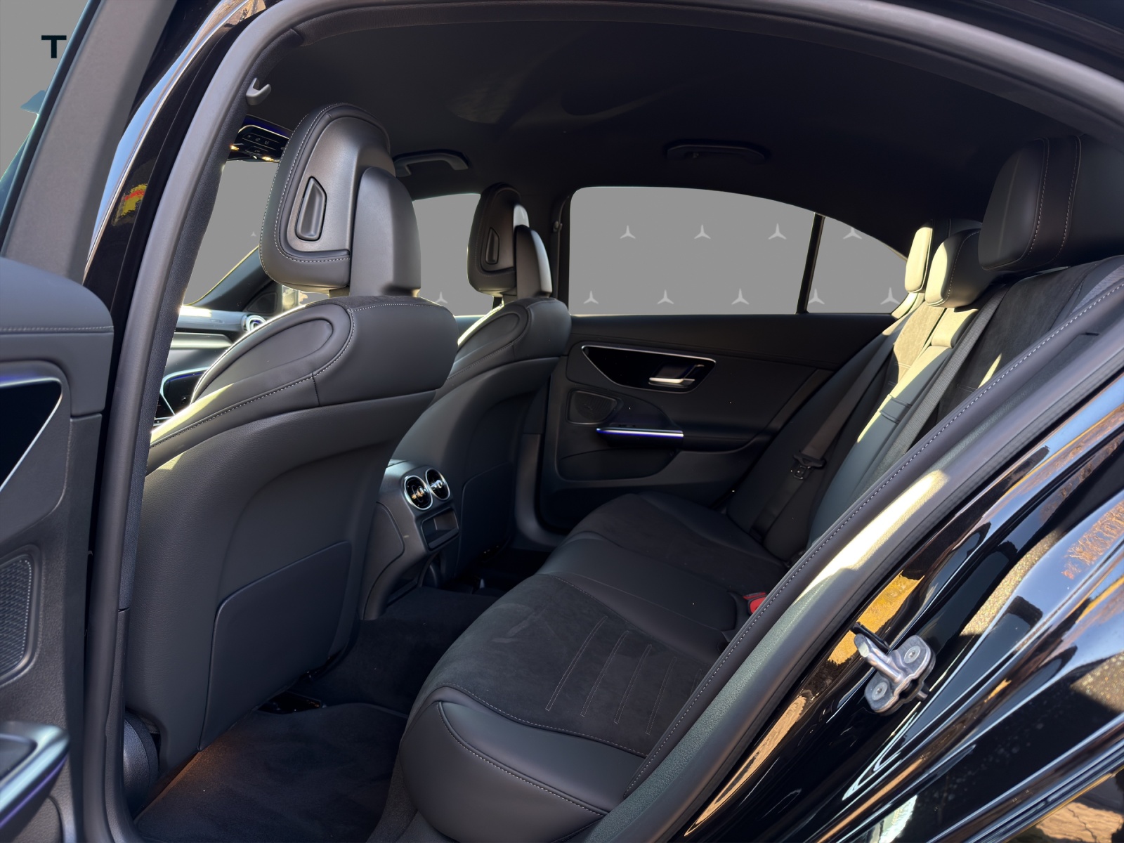 MERCEDES-BENZ C 200 4 Matic-image-12
