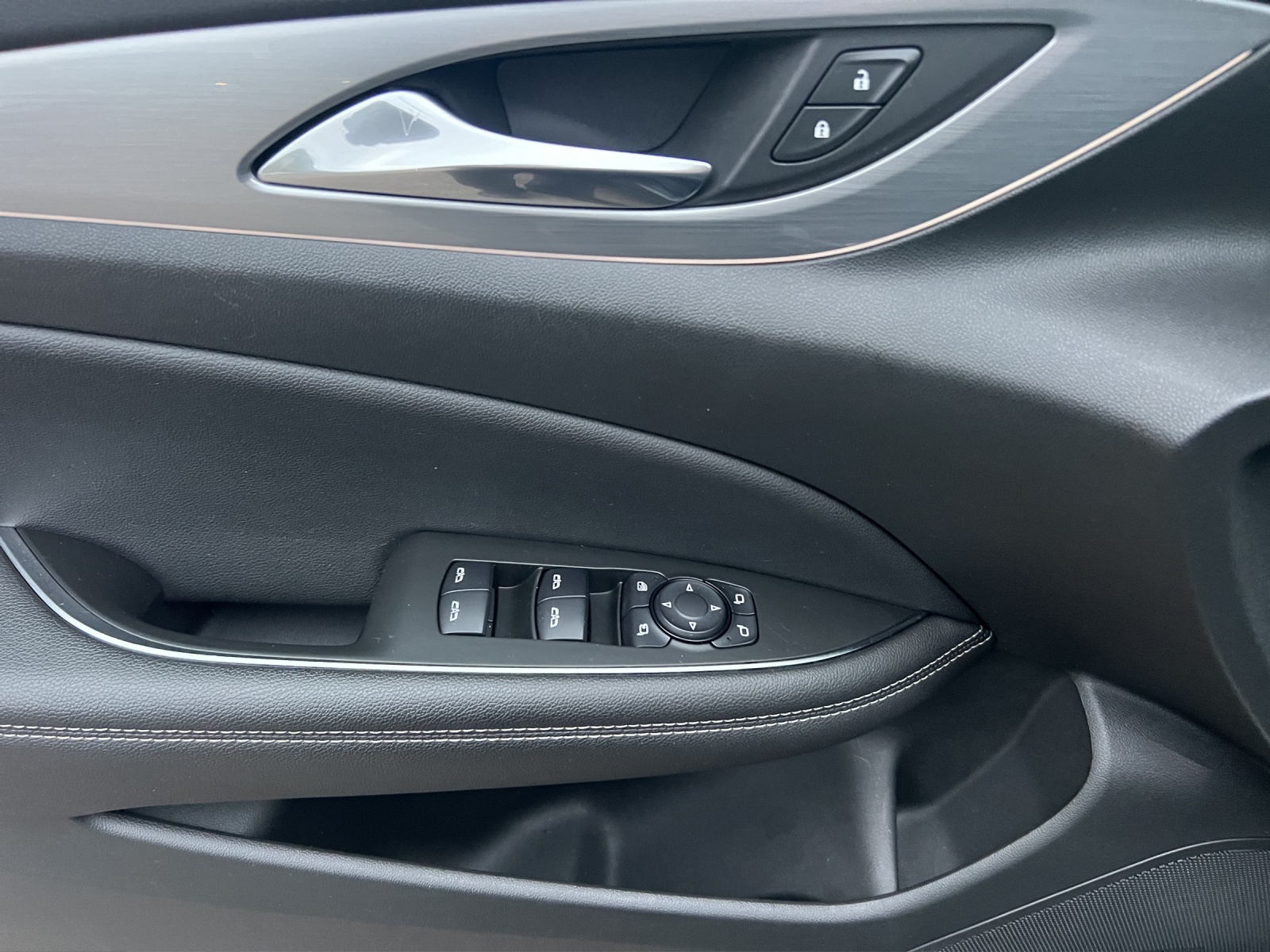 OPEL Insignia 2.0 T GSi 4WD Automatic-image-9