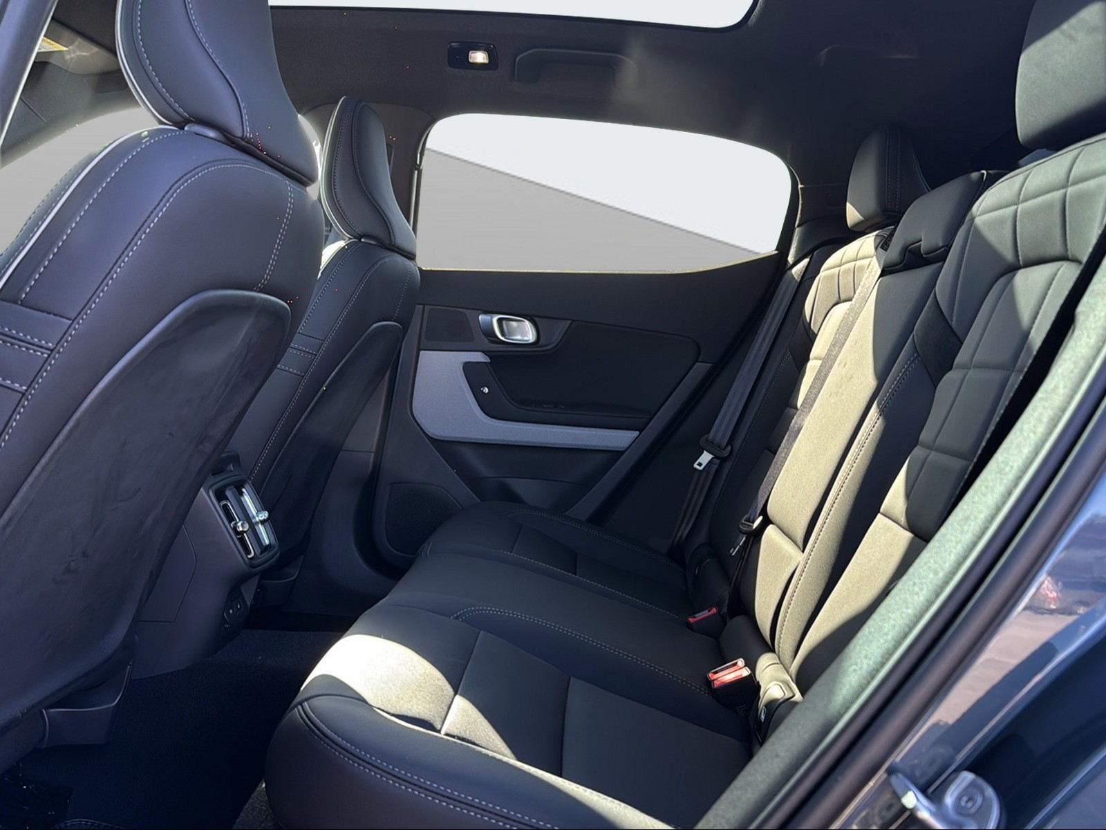 POLESTAR 2 Long Range Dual Motor-image-13