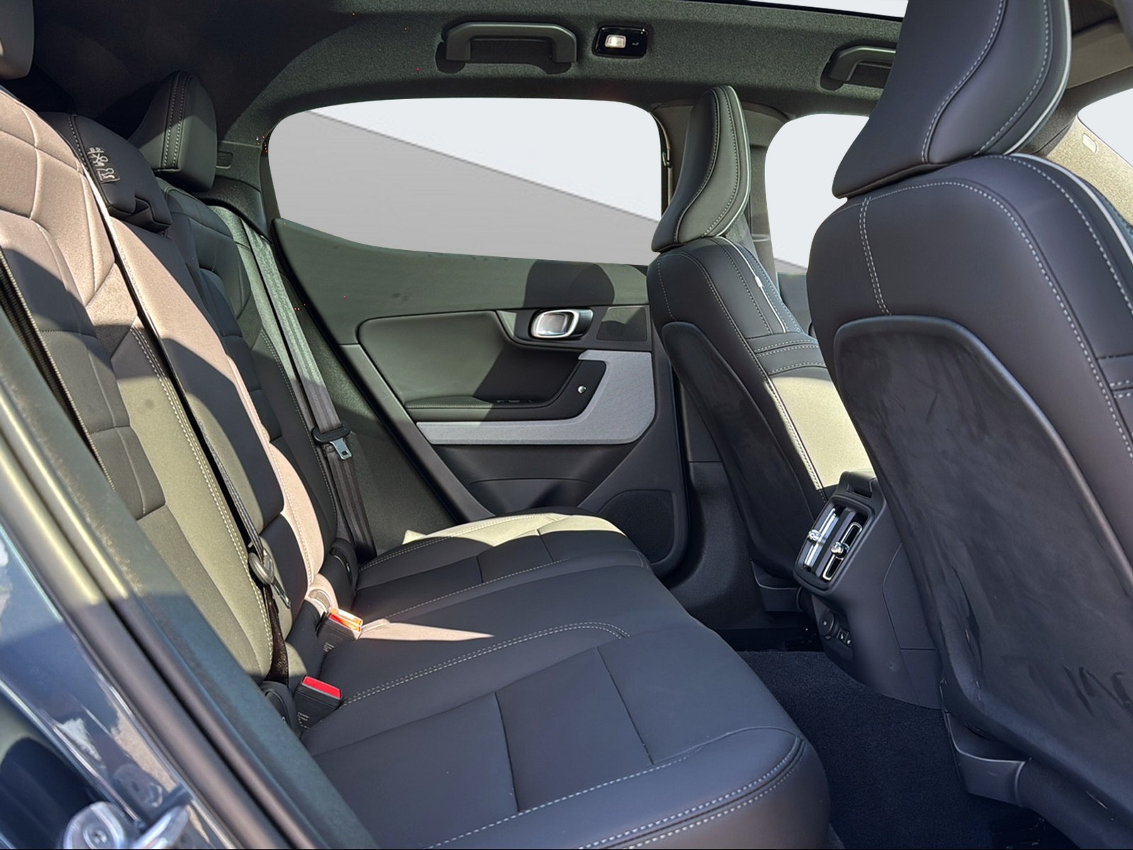 POLESTAR 2 Long Range Dual Motor-image-10